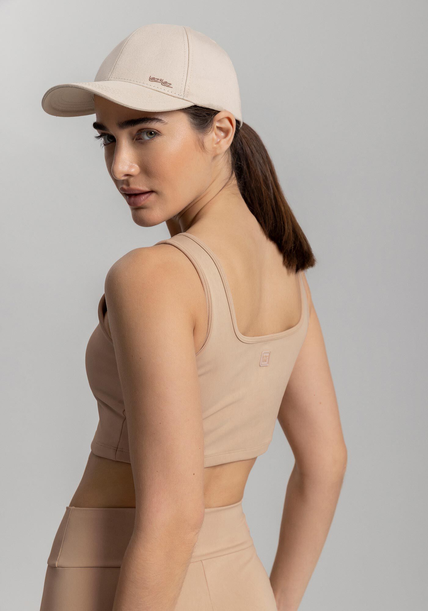 Bon&eacute; De Aba Curva Em Sarja Com Bordado Frontal Move, , large.