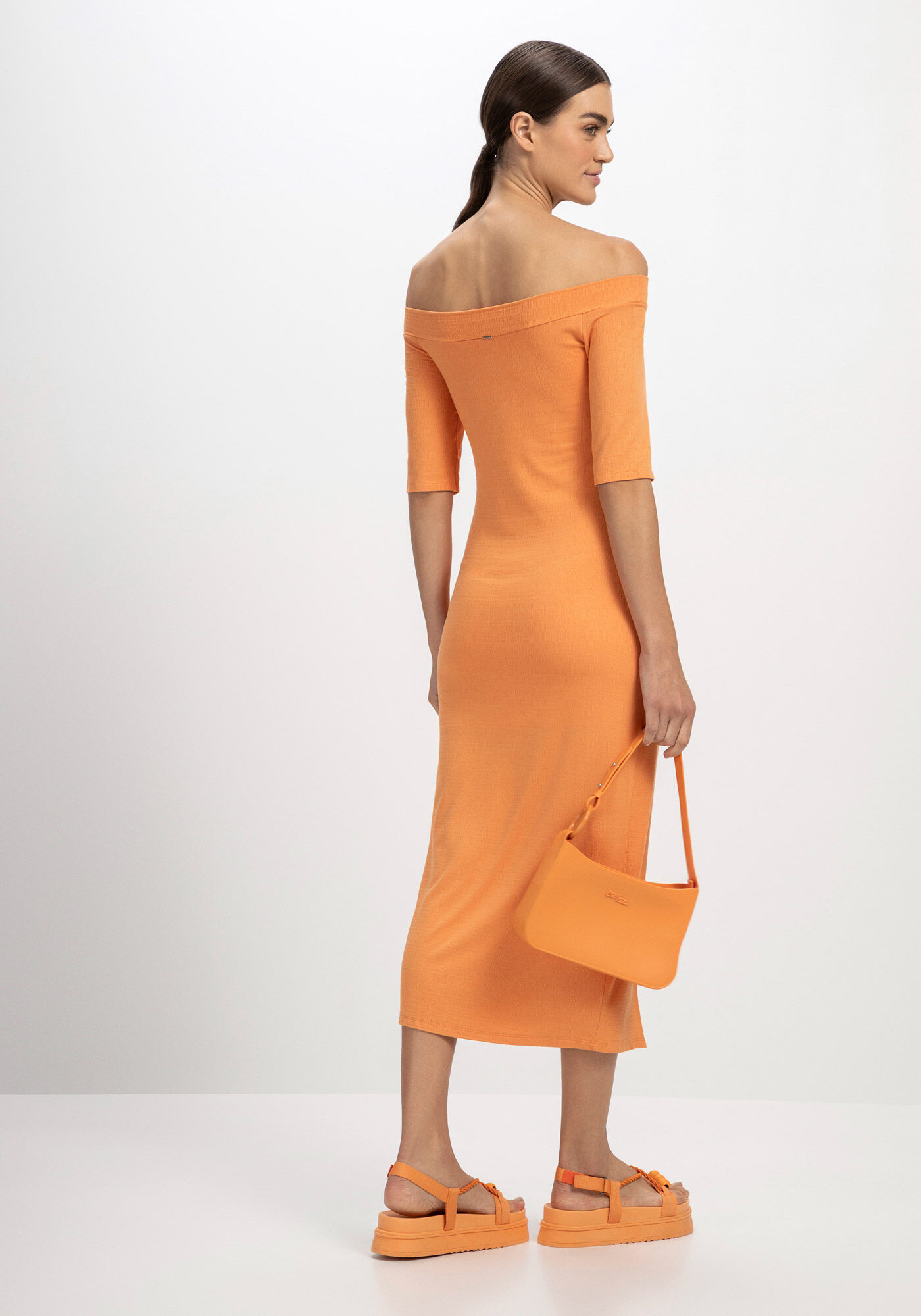 Vestido Midi Canelado Ombro a Ombro Fenda Lez a Lez