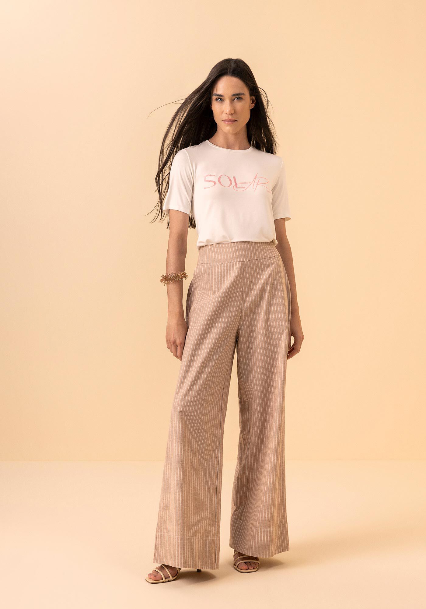 Blusa T-shirt Com Estampa Localizada De Mangas Curtas, BRANCO OFF WHITE, large.