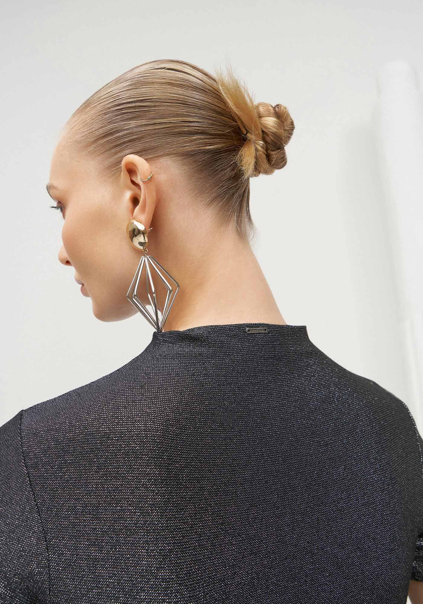 Blusa em Malha Brilho Metalizada com Cut, PRETO REATIVO, large.