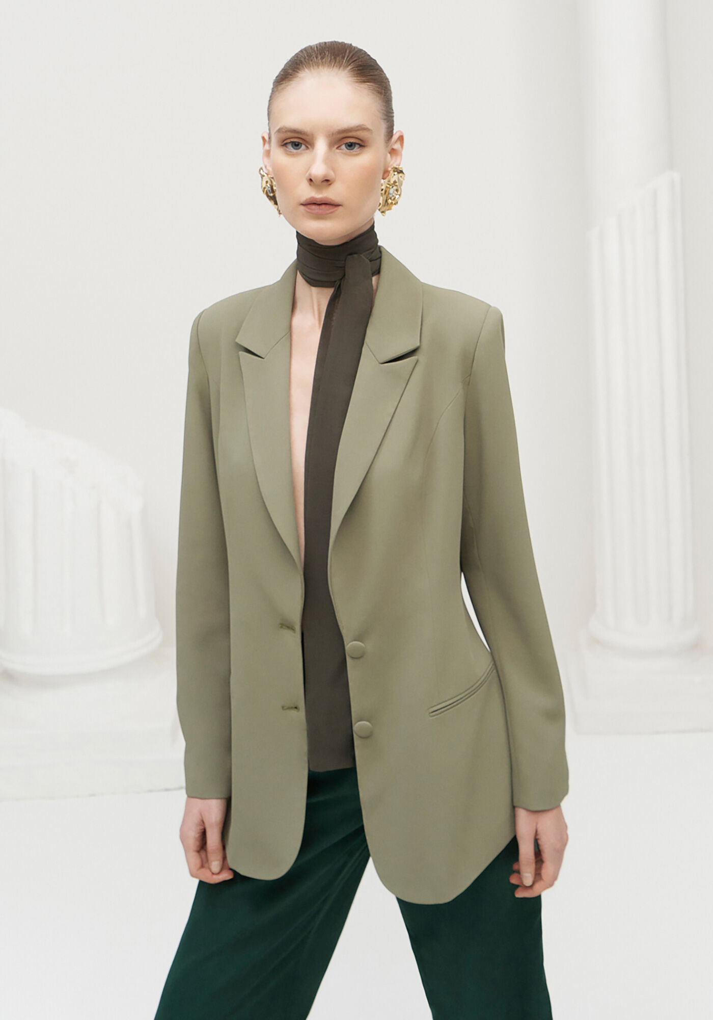 Cal&ccedil;a Reta Alfaiataria em Tecido Aveludado, VERDE CLOROFILA, large.