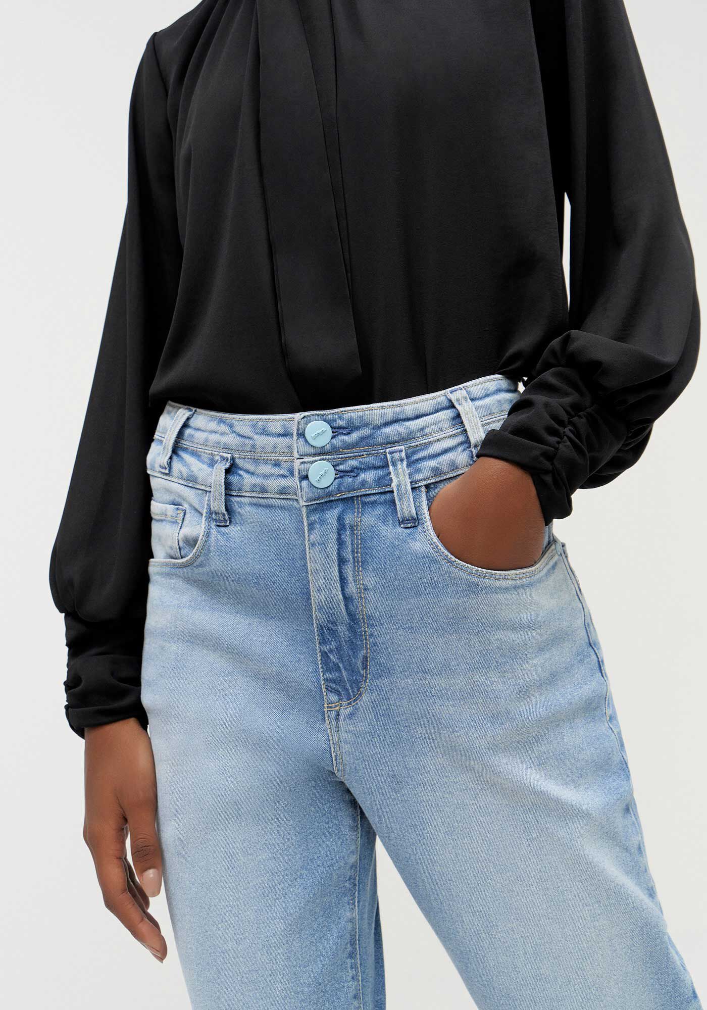 Cal&ccedil;a Jeans Mom Comfort Cropped com Detalhe C&oacute;s, , large.