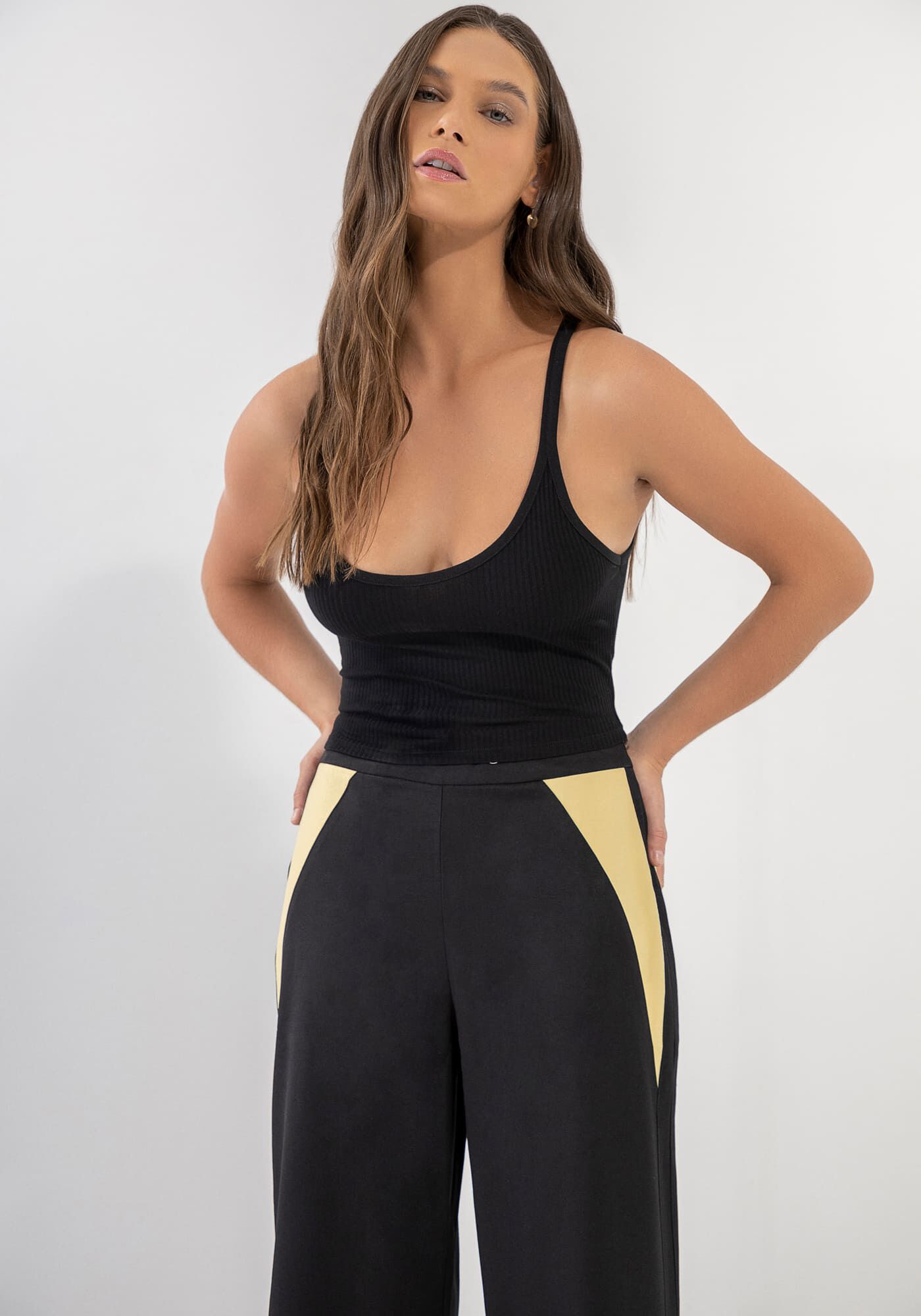 Blusa com Al&ccedil;as Canelada Cropped B&aacute;sica, , large.