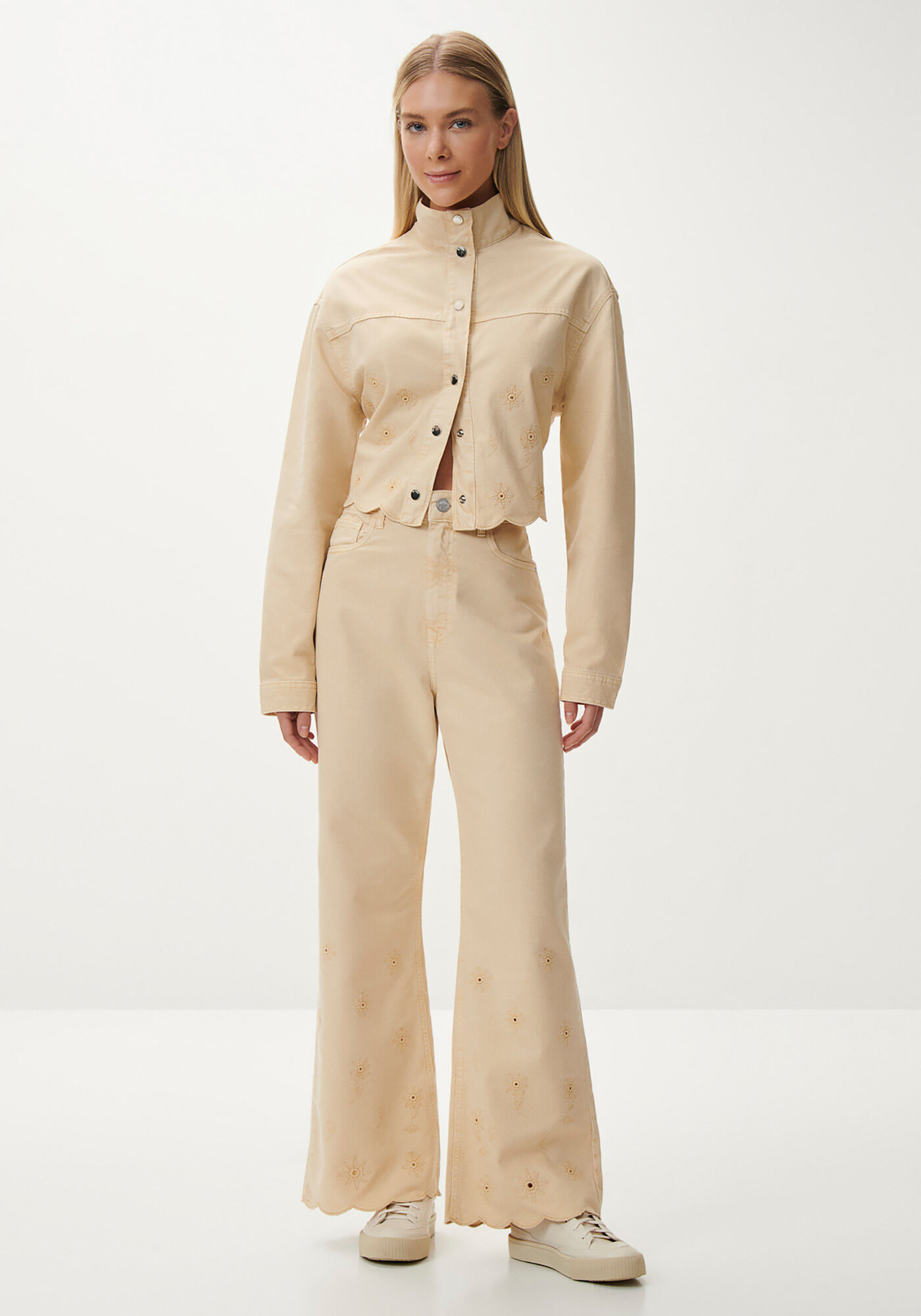 Cal&ccedil;a Sarja Wide Leg Super Alta com Bordado Barra, , large.