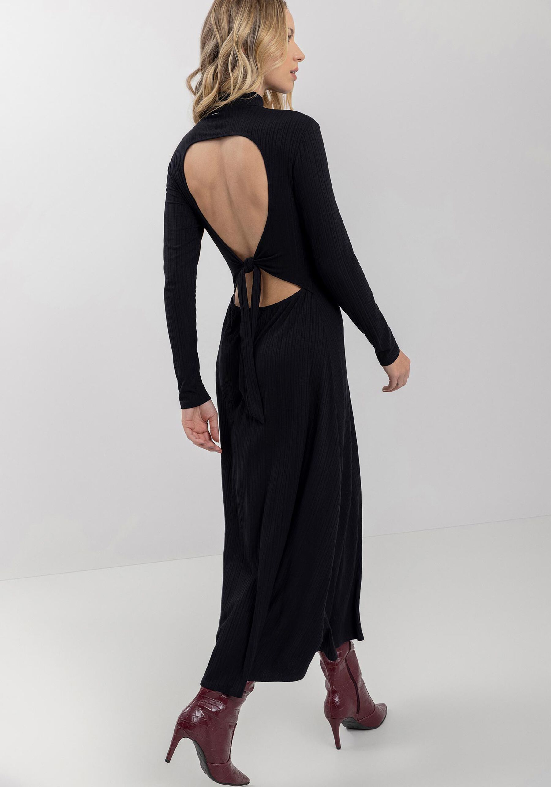 Vestido Midi Chá Em Malha Canelada Com Abertura Nas Costas, . Vestido Midi Chá Em Malha Canelada Com Abertura Nas Costas, , large.