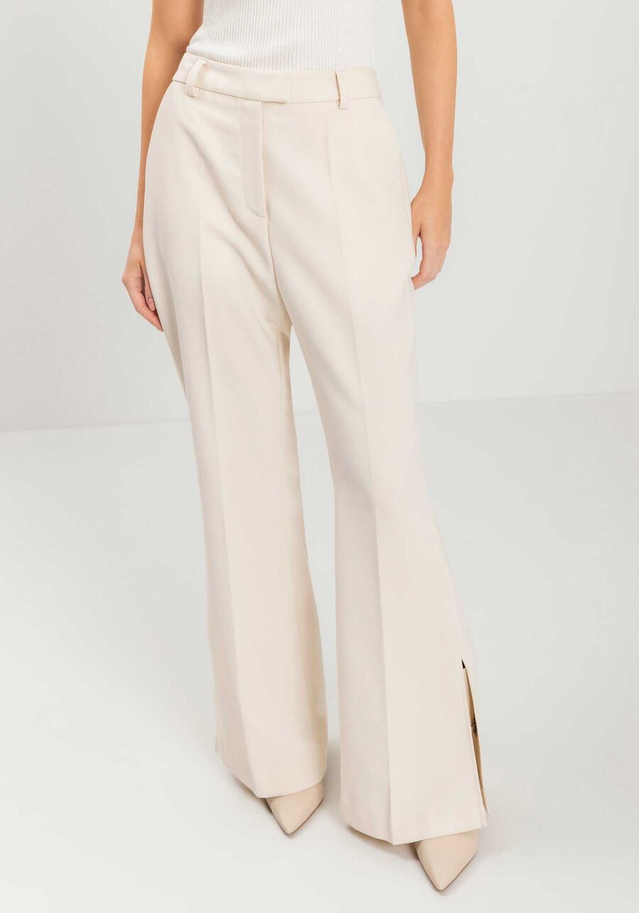 Calça Reta Com Cintura Média E Aberturas Na Barra, . Calça Reta Com Cintura Média E Aberturas Na Barra, , large.