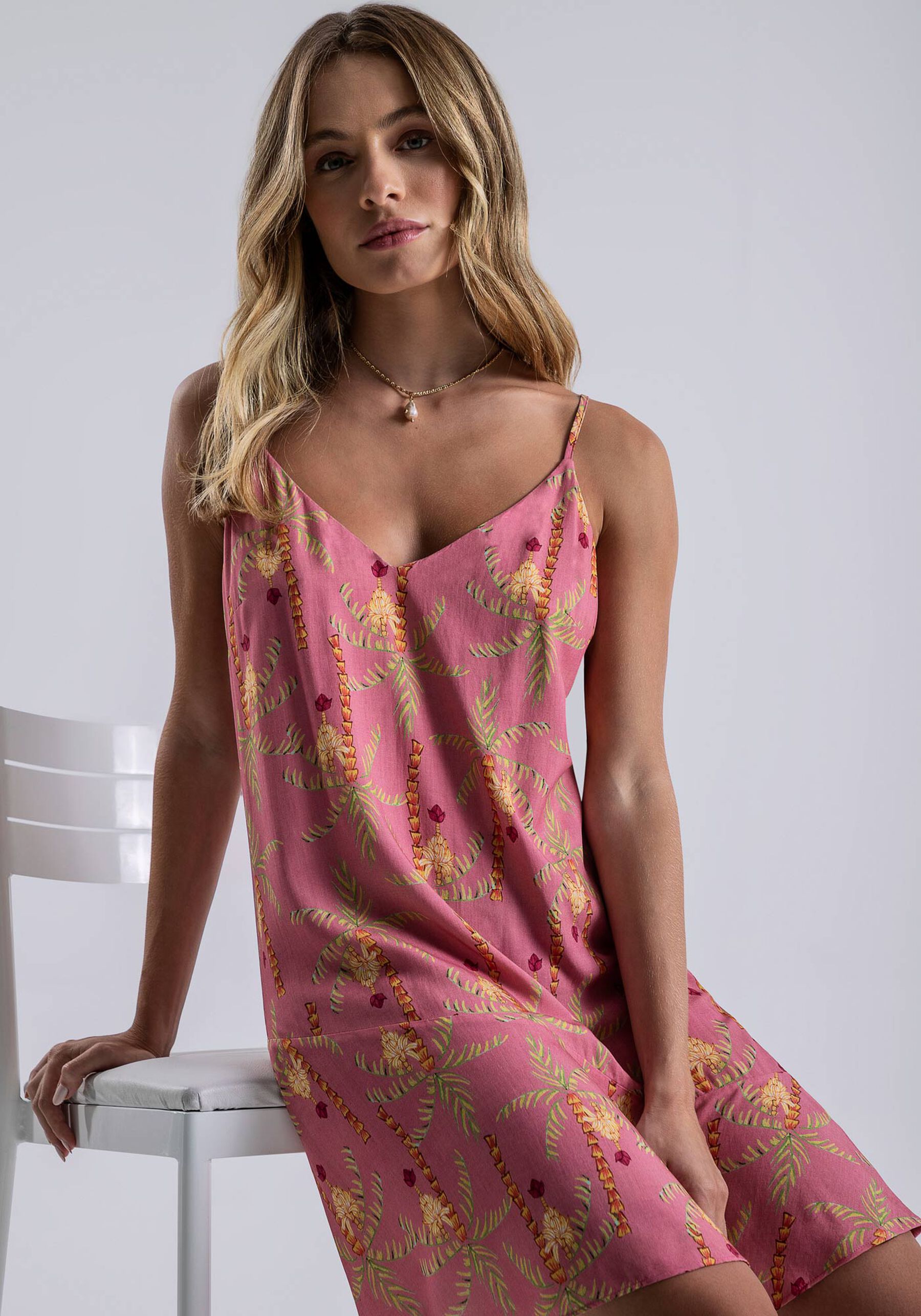 Vestido com Alças em Viscose com Babado, TROPICALIA. Vestido com Alças em Viscose com Babado, TROPICALIA, large.