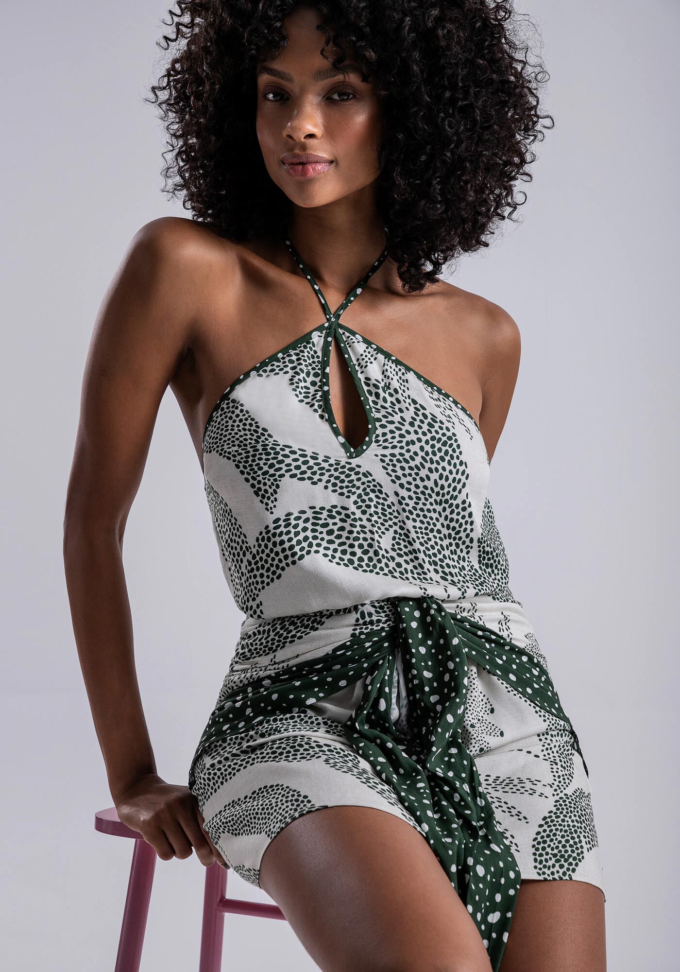 Vestido frente unica curto 2025
