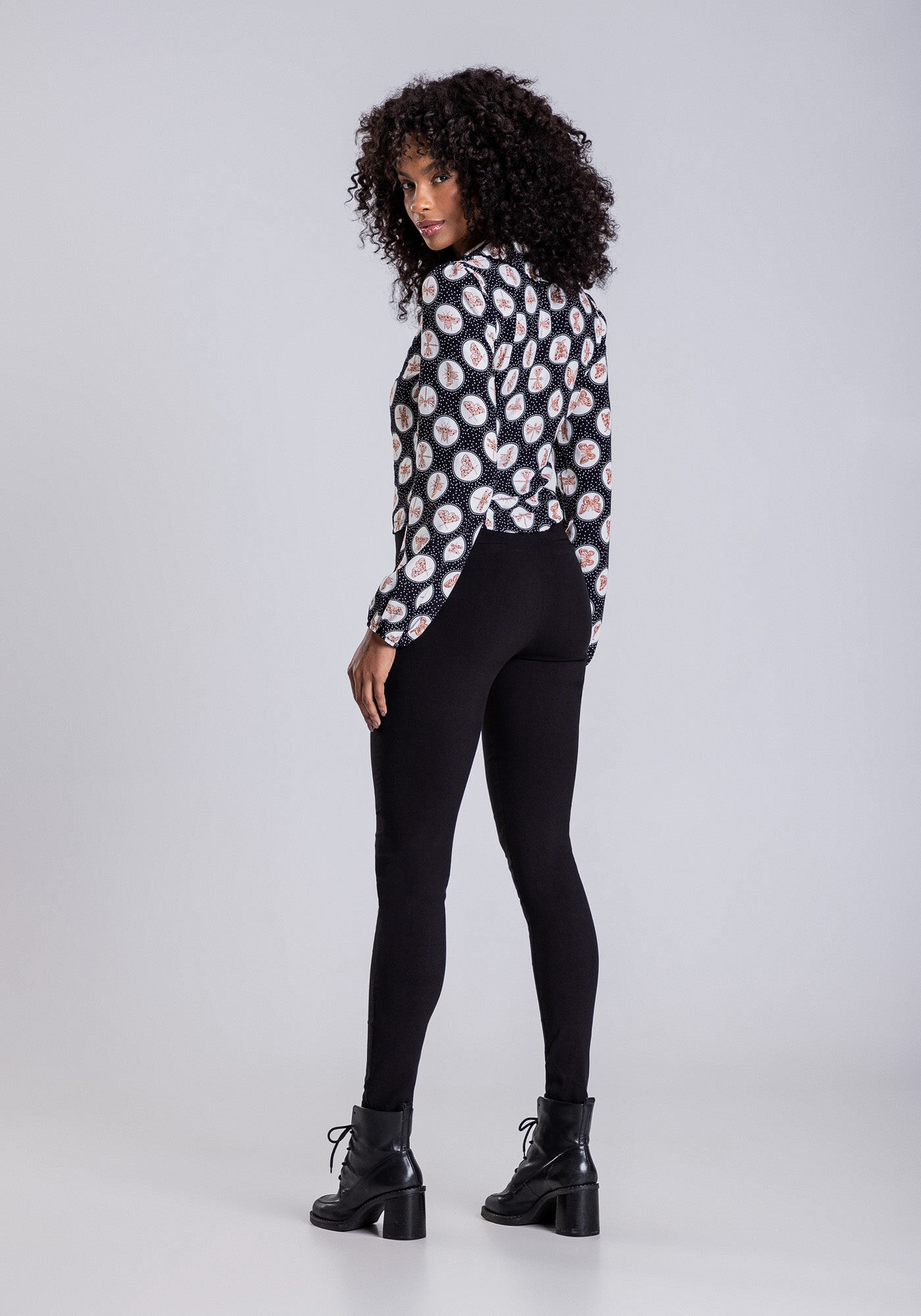 Blusa Manga Longa em Viscose com Bordado Gola, , large.