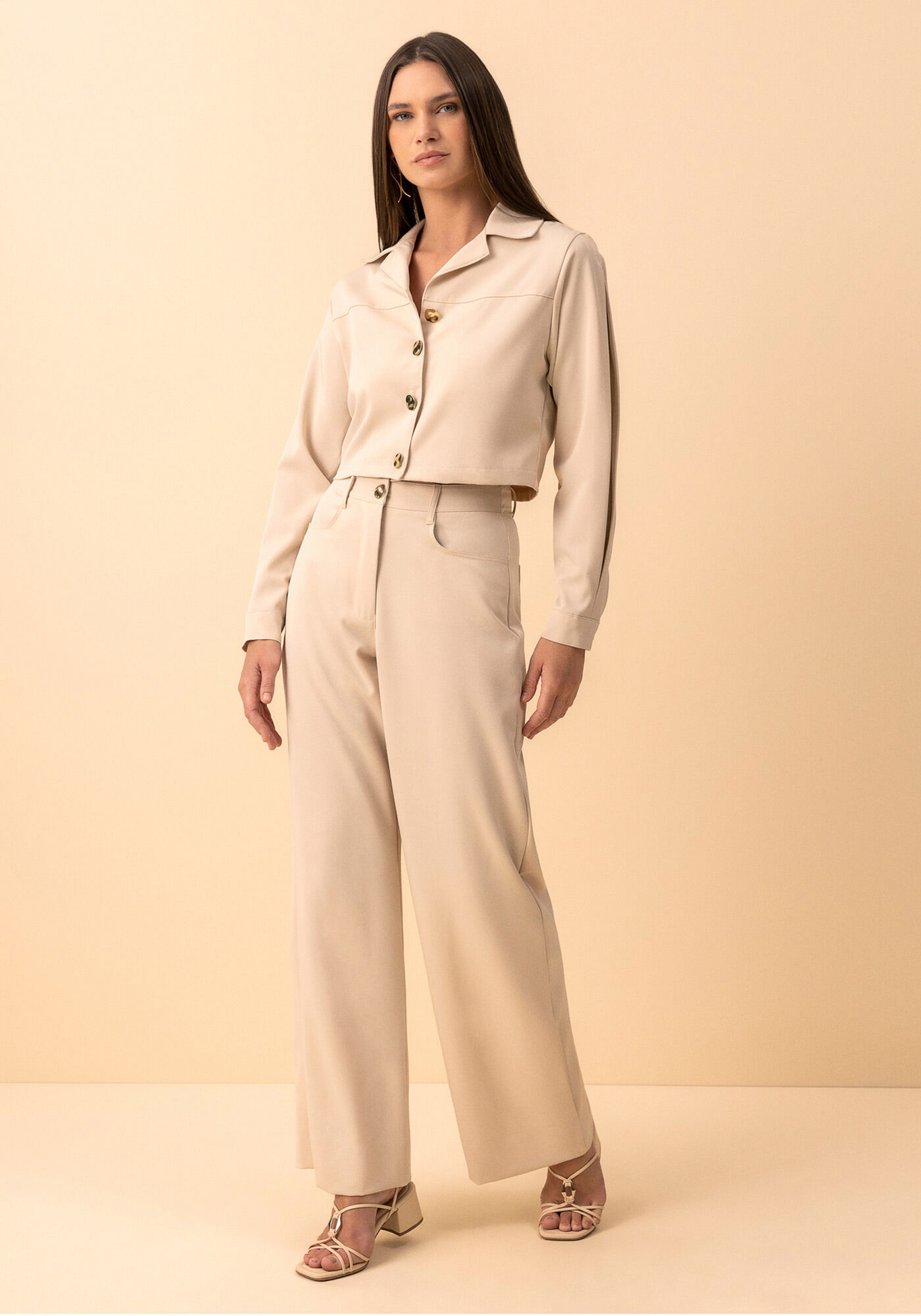 Jaqueta Cropped De Mangas Longas Com Bot&otilde;es E Lapelas, BEGE ALHAMBRA, large.