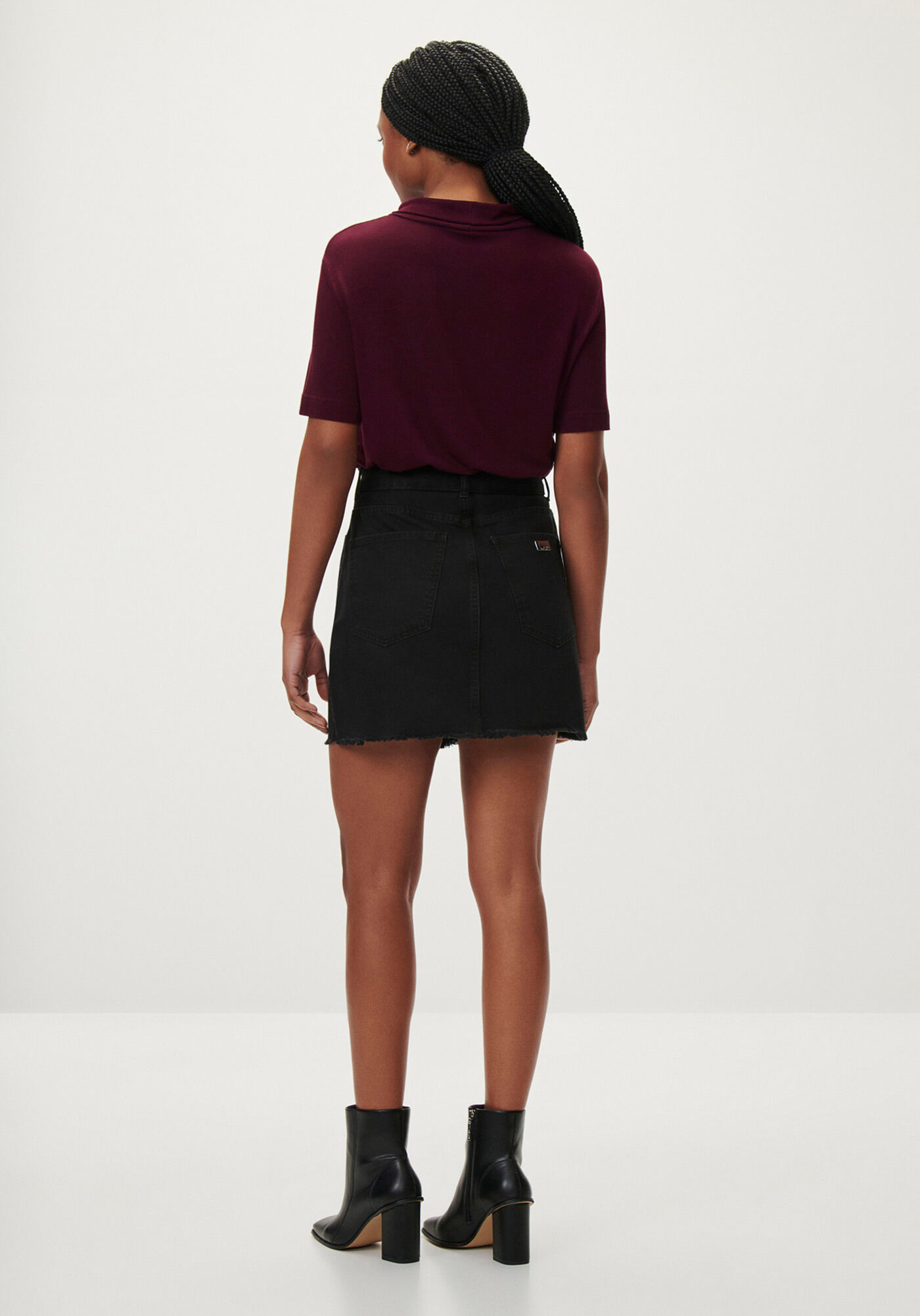 Saia Sarja Curta Cintura Alta com Cinto, PRETO REATIVO, large.