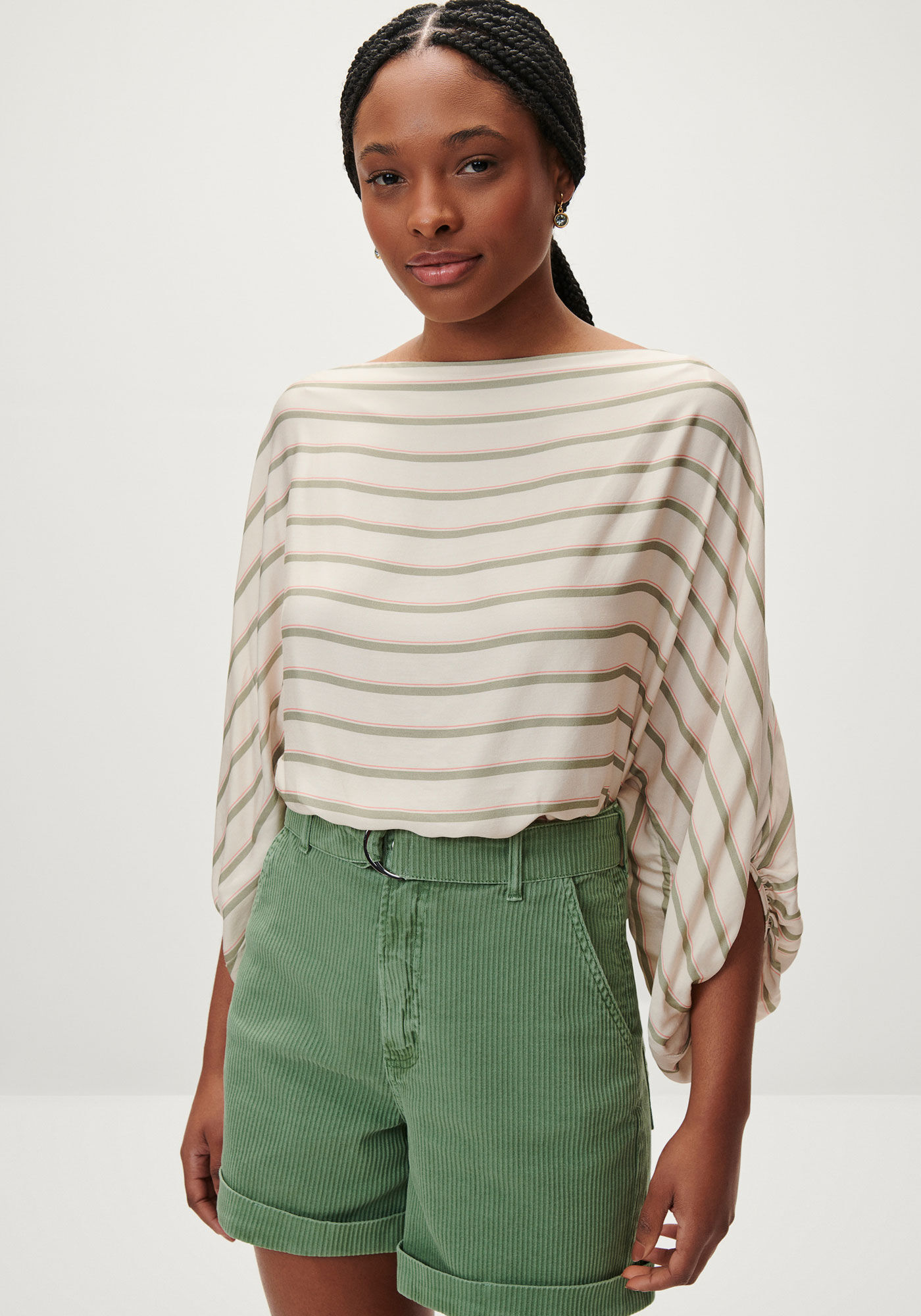 Blusa Ombro a Ombro em Viscose com M&aacute;xi Mangas, , large.