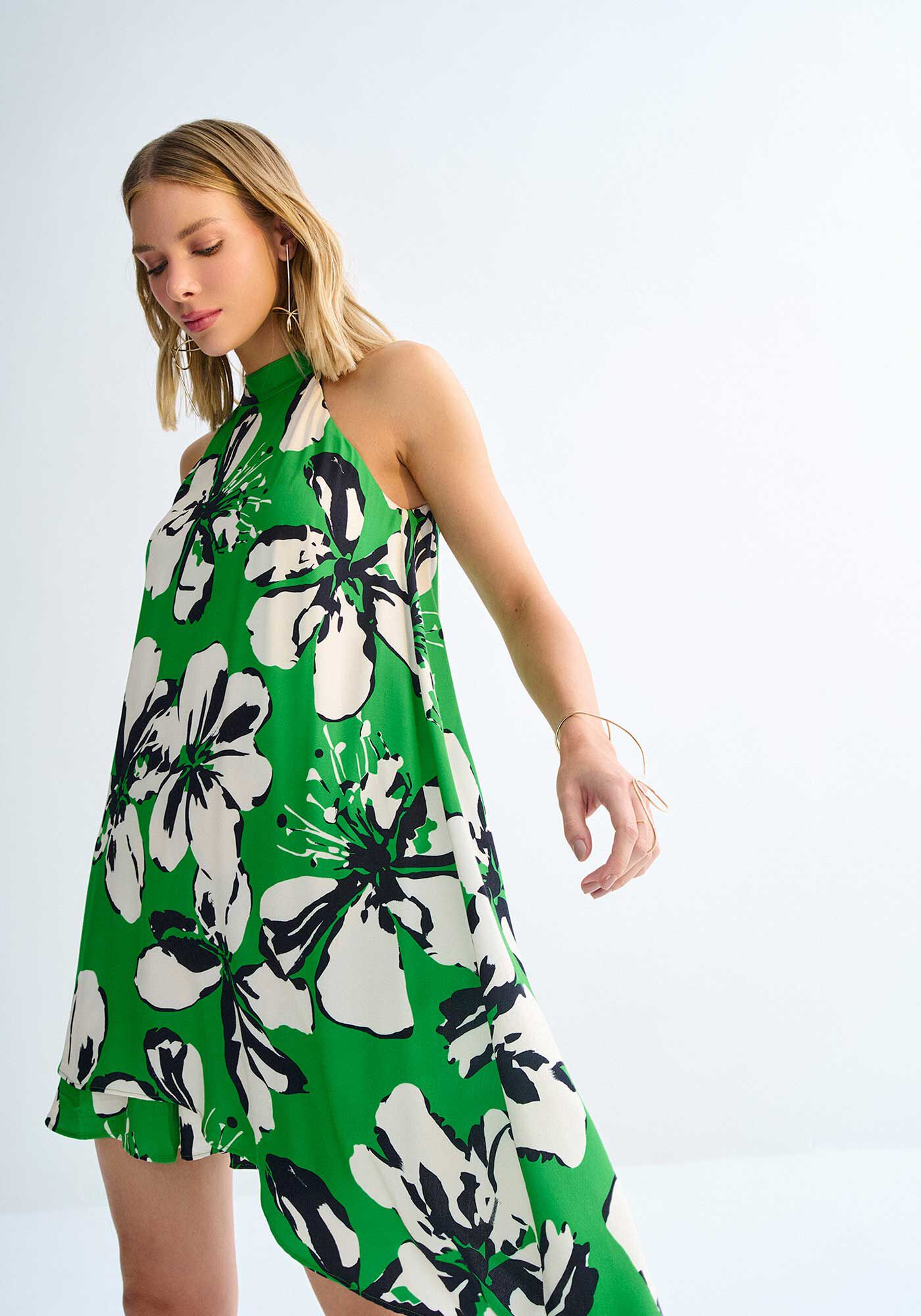 Macac&atilde;o Curto Assim&eacute;trico em Viscose M&aacute;xi Flores, WONDER VERDE, large.