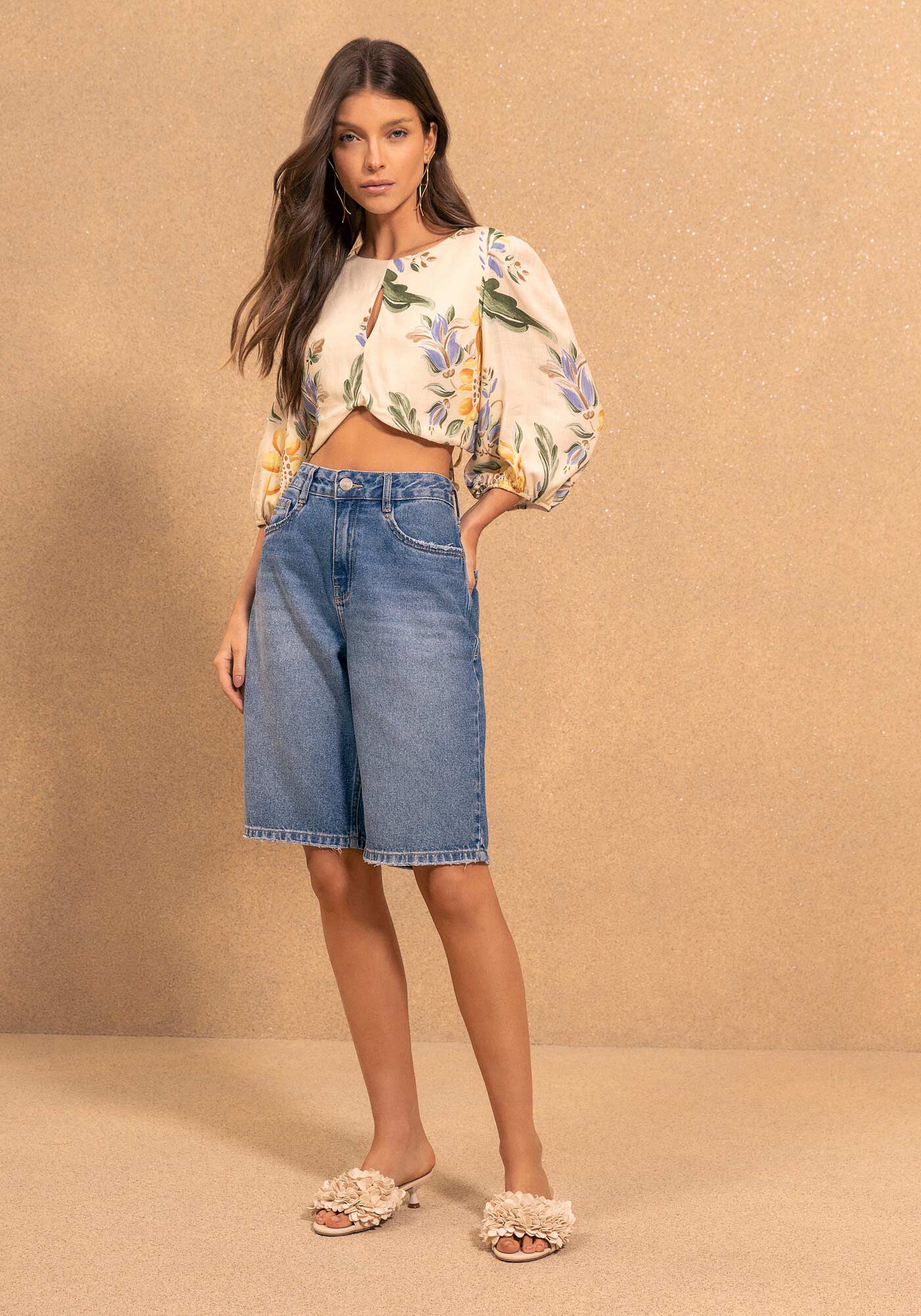 Blusa Cropped Estampada Com Mangas 3/4 E Recortes, SUNFLOWER AMARELO, large.