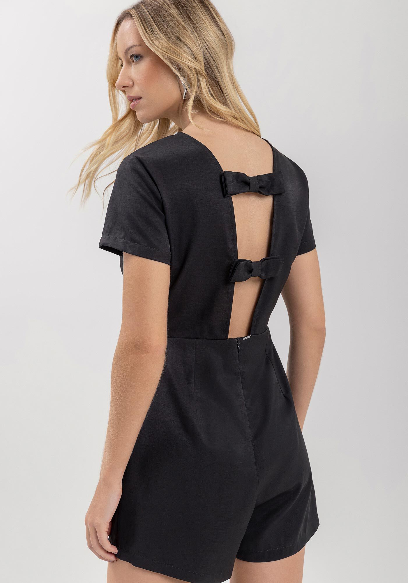 Macac&atilde;o Curto De Mangas Com La&ccedil;os Nas Costas, PRETO, large.