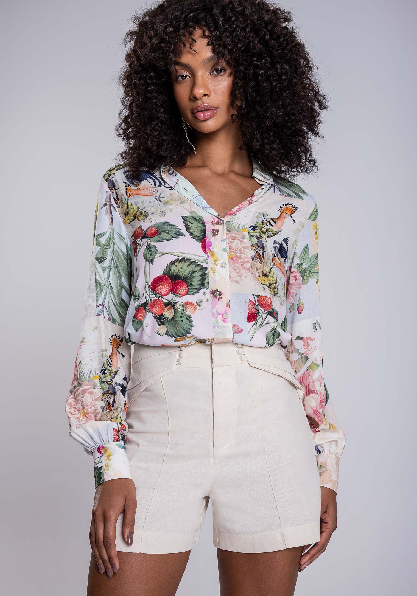 Shorts Cintura Alta em Linho com Recorte C&oacute;s, , large.