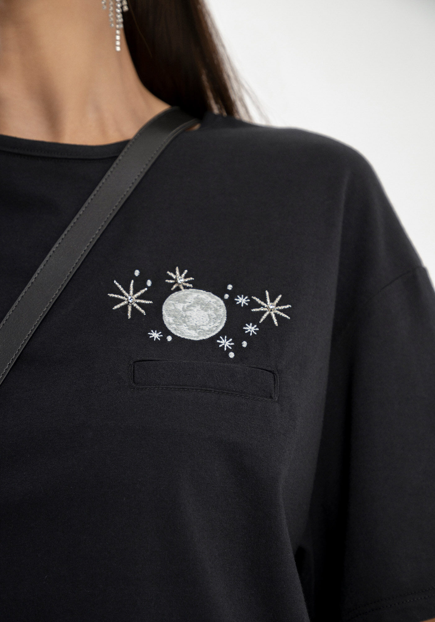 T-shirt Curta em Malha com Bordado Lua, , large.