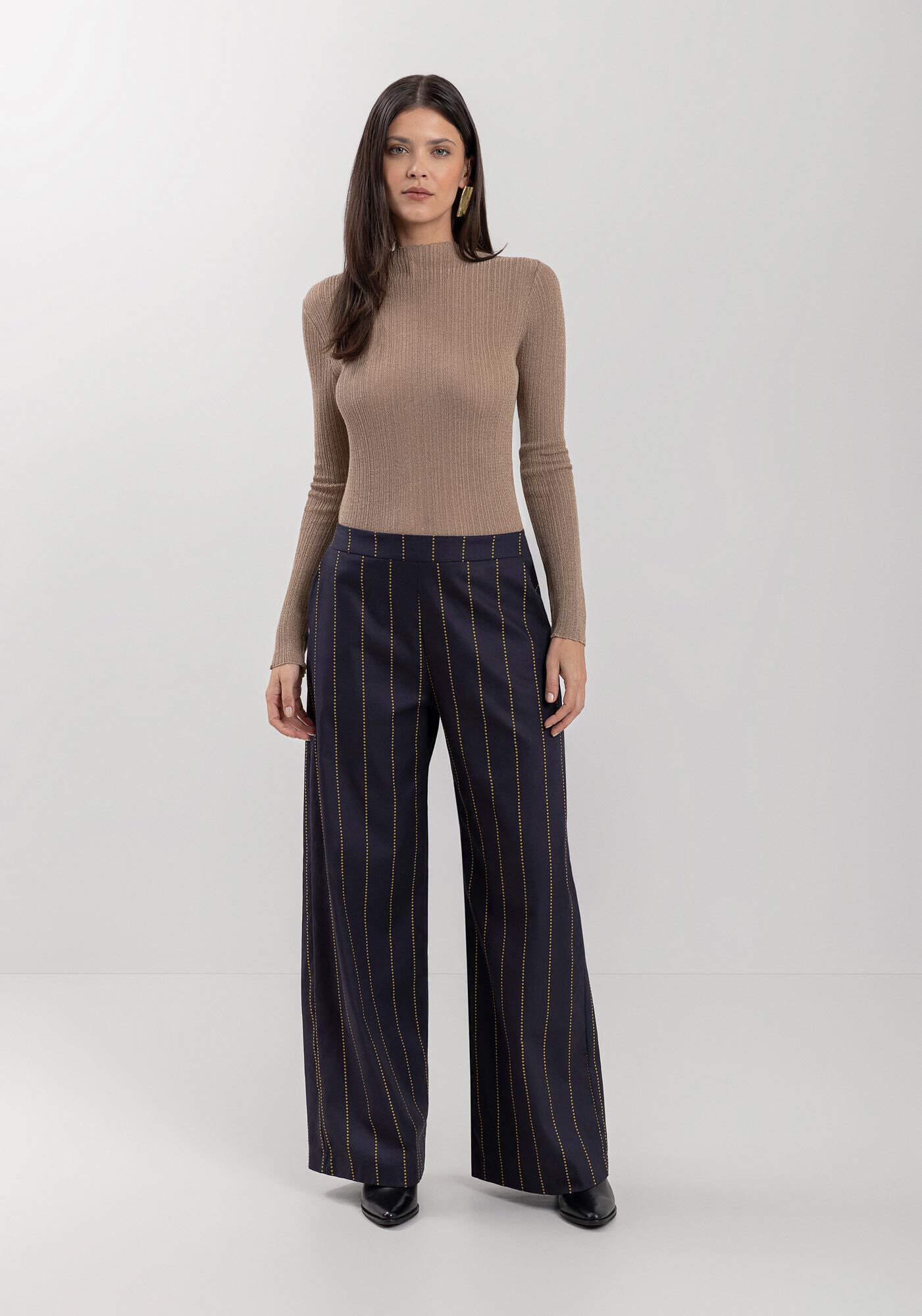 Cal&ccedil;a Estampada Com Cintura Alta E Bolsos Funcionais, , large.