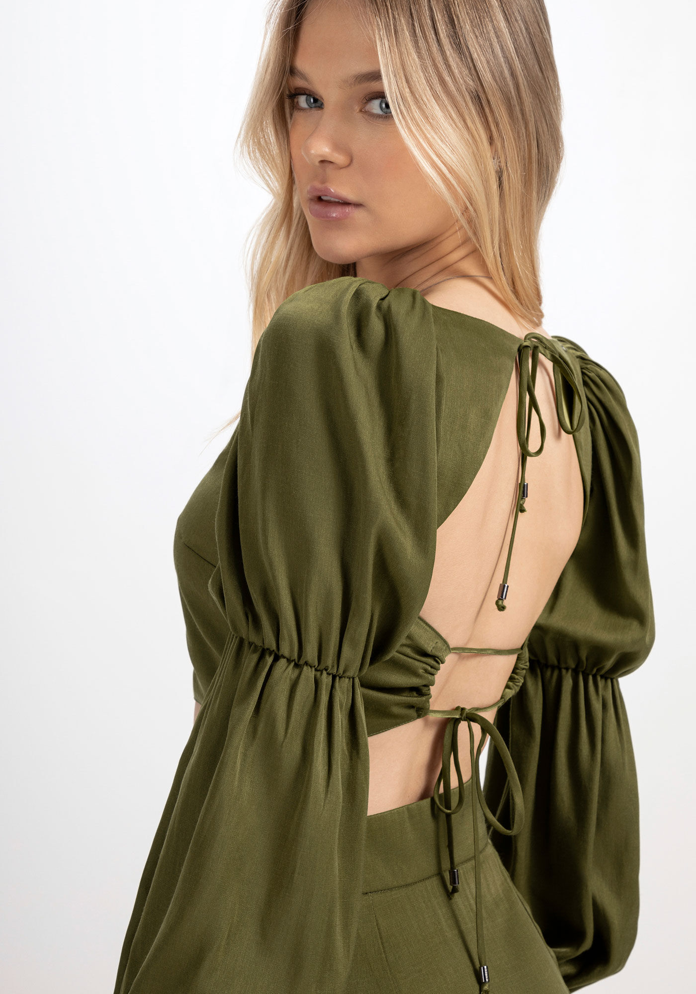 Blusa Cropped com Manga Bufante e Costas Abertas, , large.