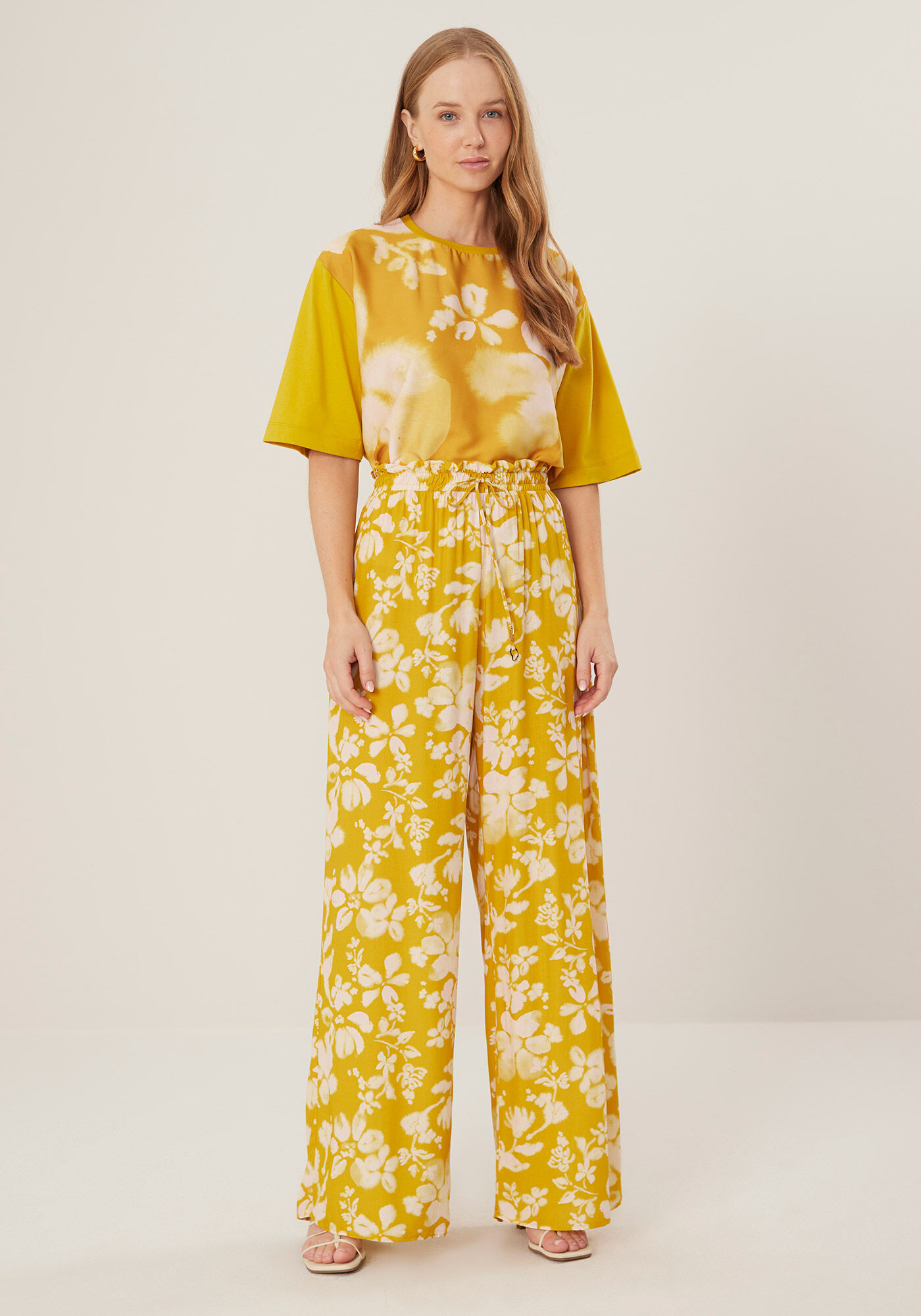 Cal&ccedil;a Pantalona Estampada Em Viscose Com Amarra&ccedil;&atilde;o Frontal, , large.