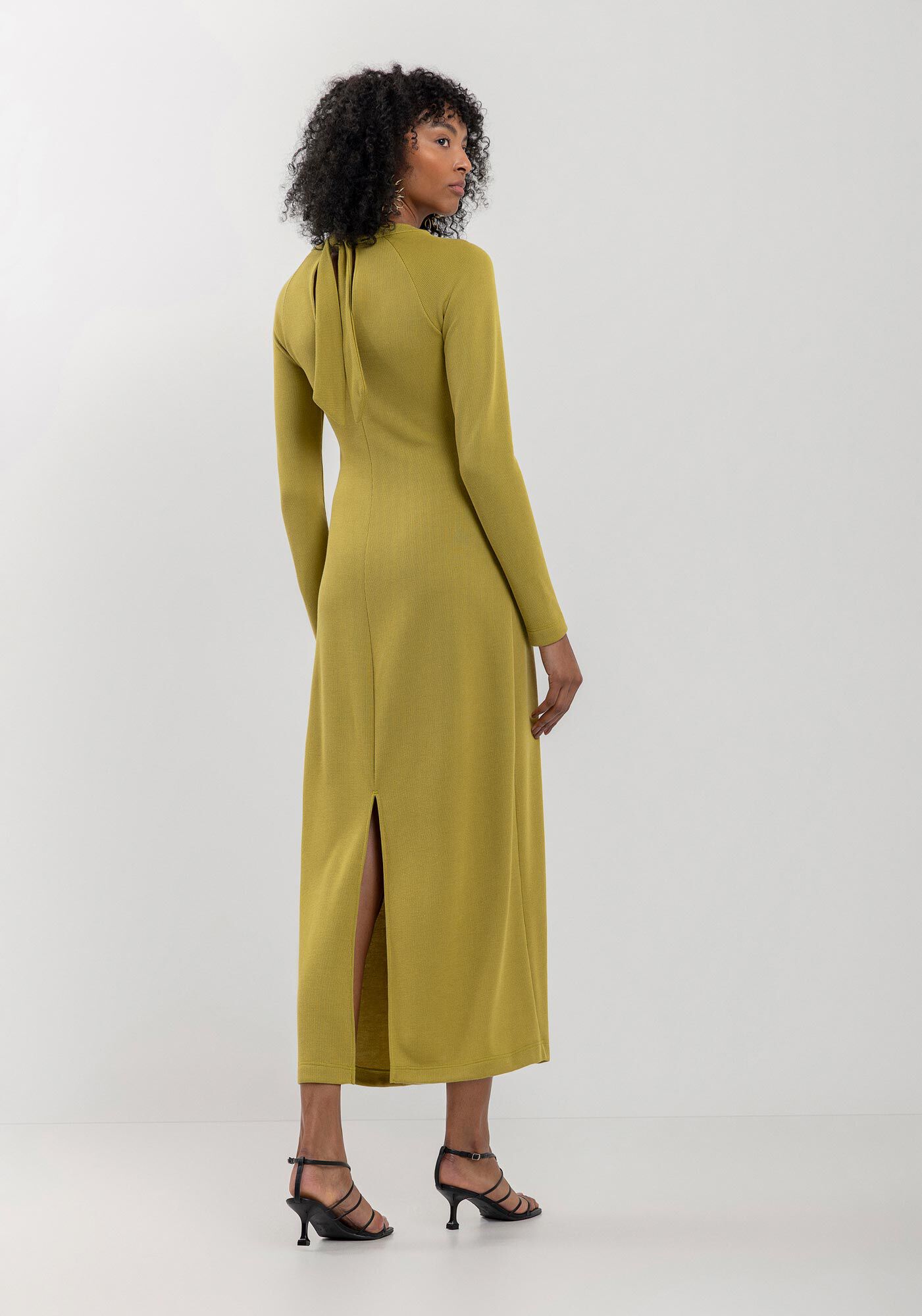 Vestido Midi Ch&aacute; De Mangas Longas Com Recortes Frontais, VERDE NEW SOFT, large.