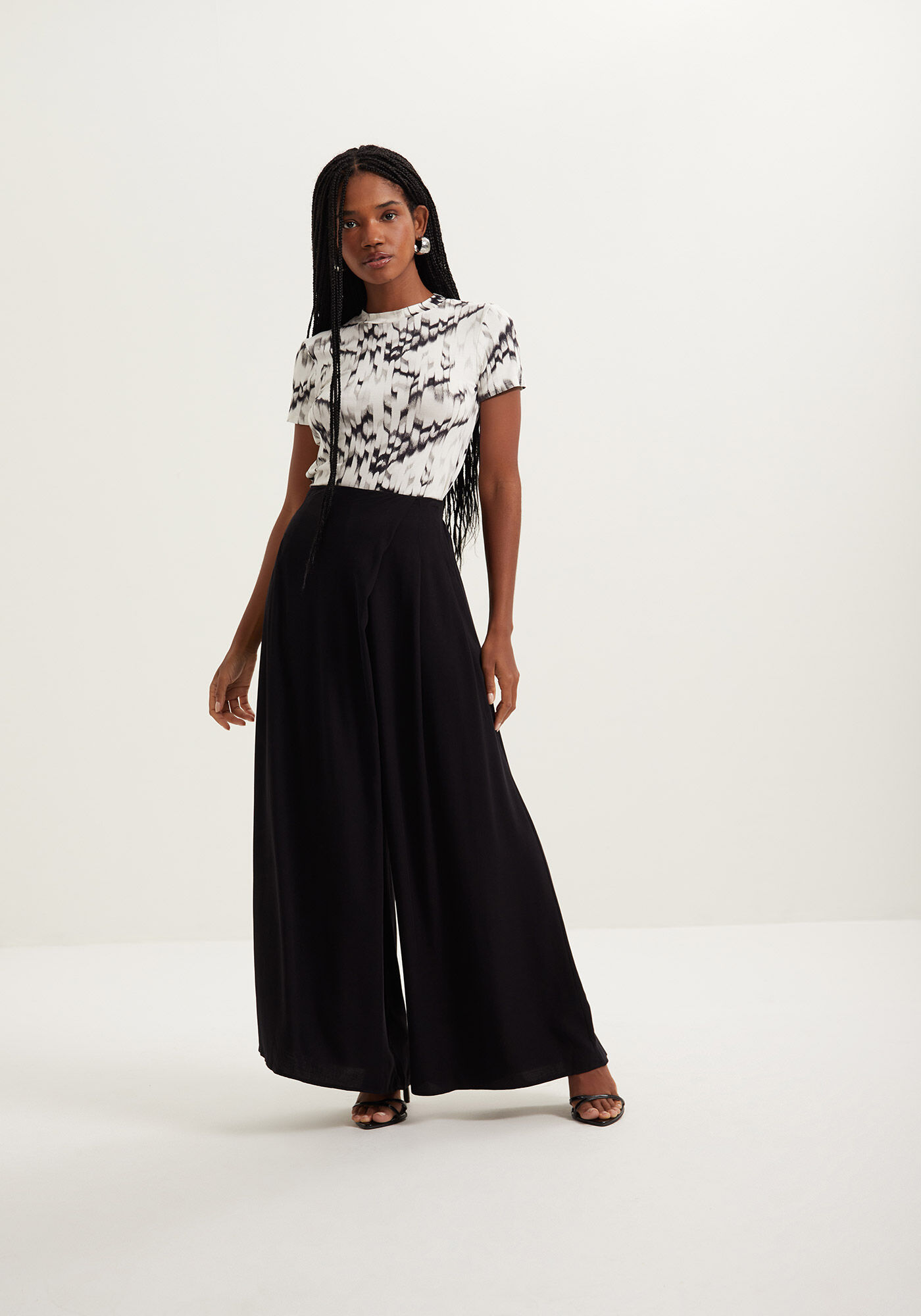 Cal&ccedil;a Pantalona Em Viscose Com Pregas E Sobreposi&ccedil;&atilde;o, , large.