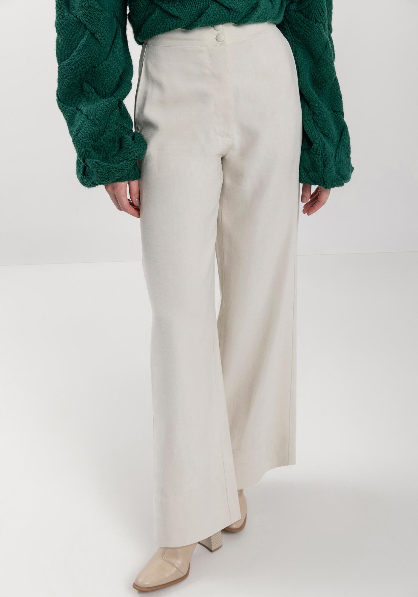 Cal&ccedil;a Reta Em Alfaiataria Com Cintura M&eacute;dia E Bot&otilde;es, , large.