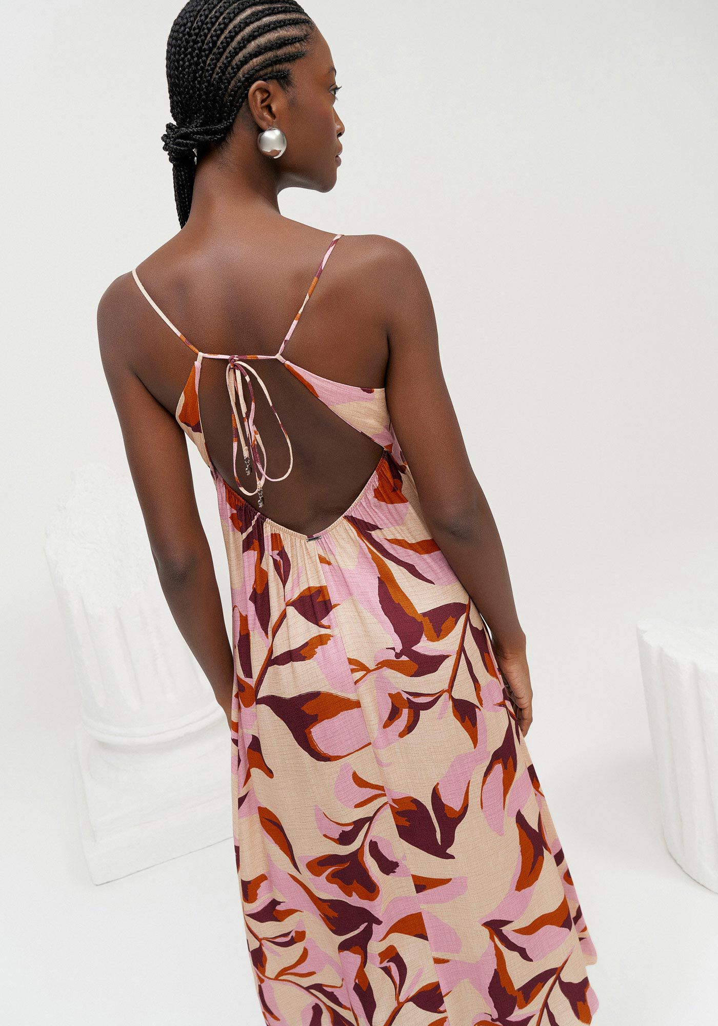 Vestido Midi em Crepe com Decote Degag&ecirc;, PINK PETALS, large.