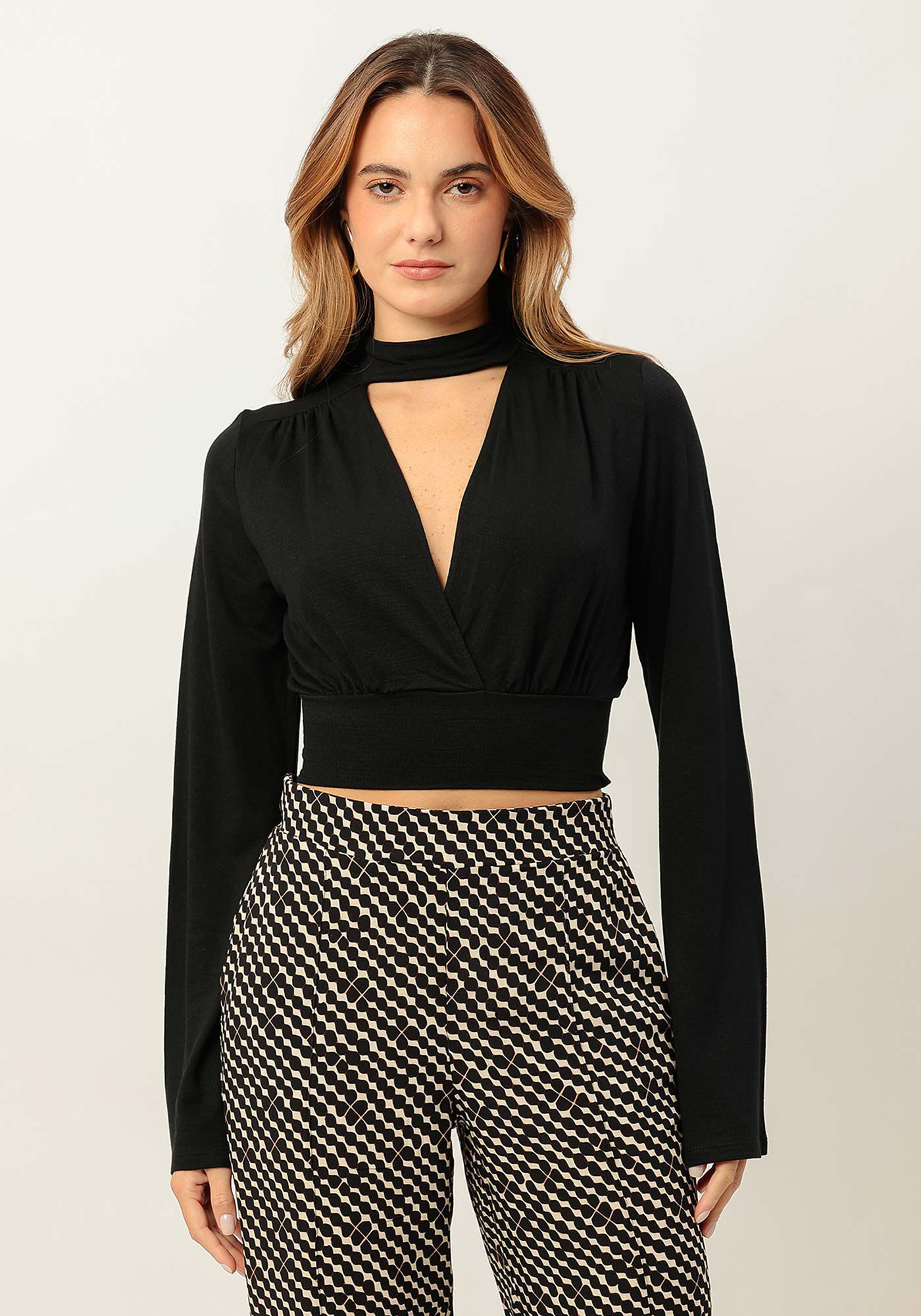 Blusa Cropped Manga Longa Flare com Cut Gola, , large.