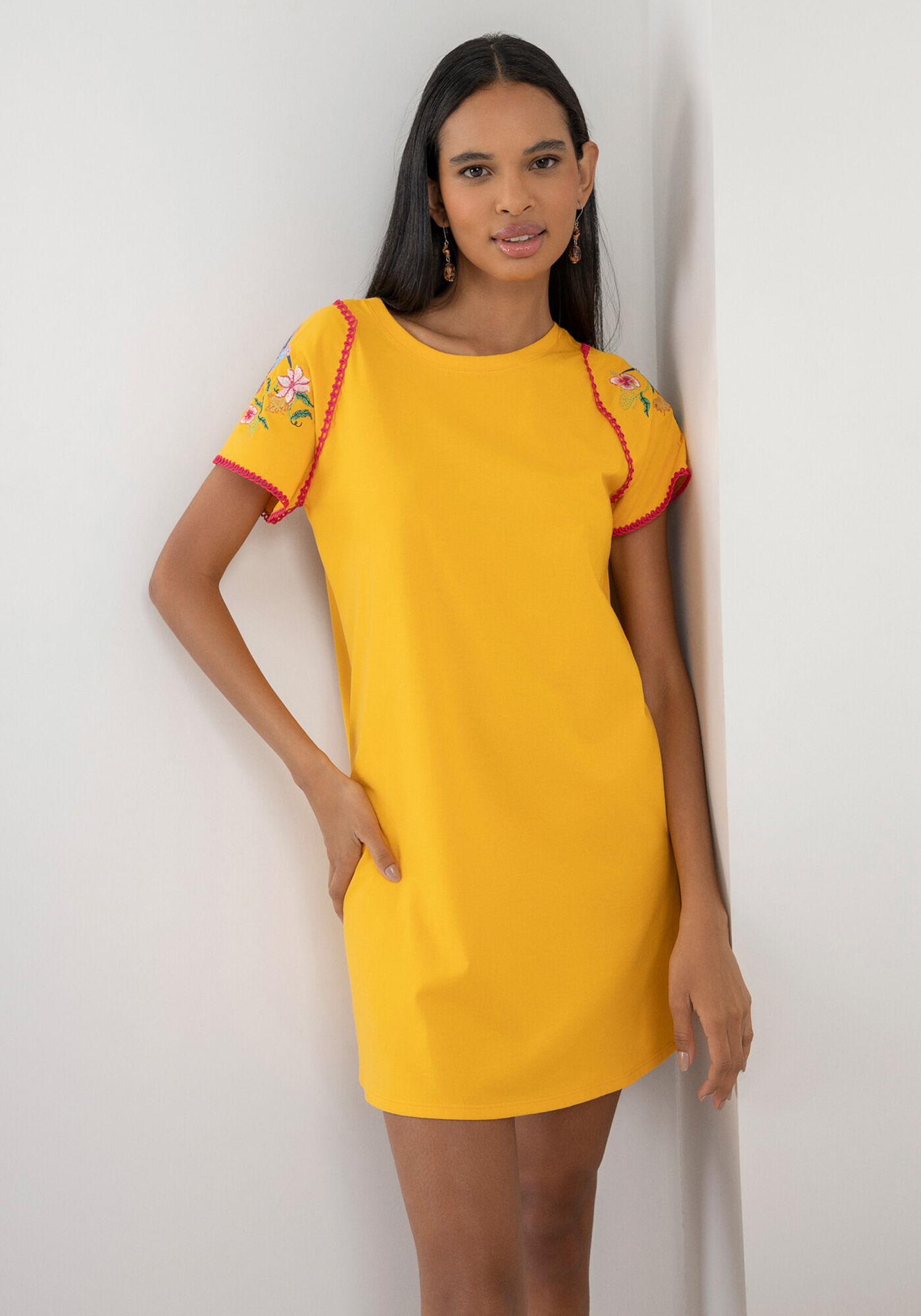 Vestido sales curto reto