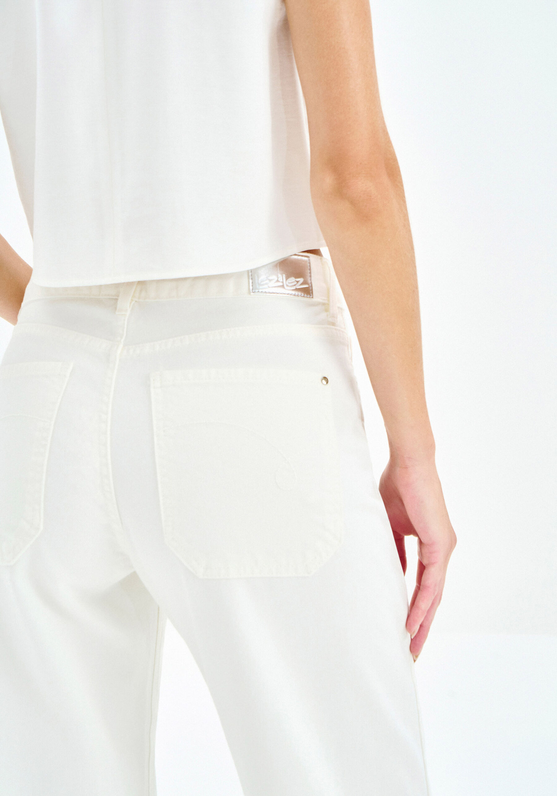 Calça Sarja Wide Leg Cintura Alta, OFF WHITE. Calça Sarja Wide Leg Cintura Alta, OFF WHITE, large.