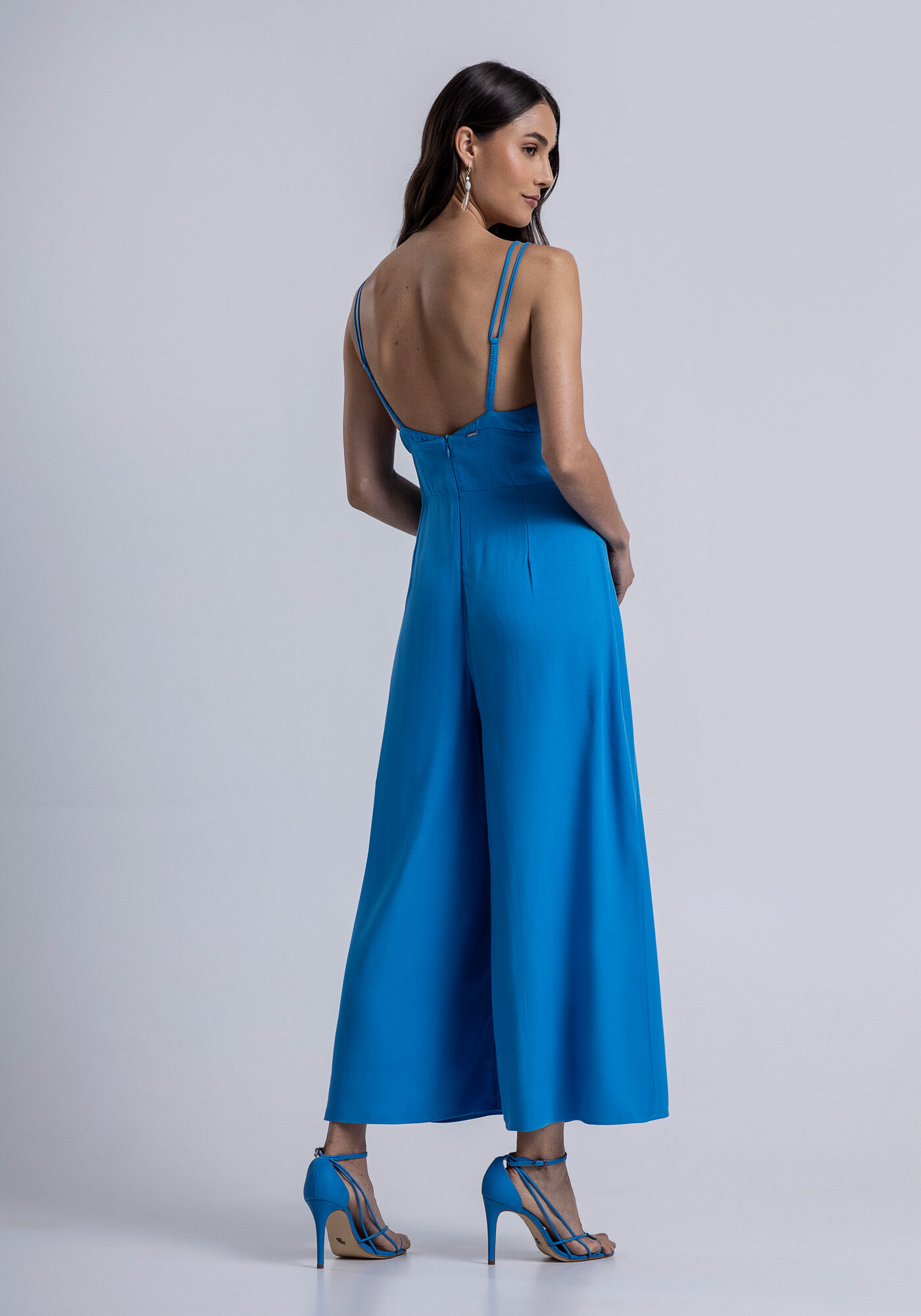 Macac&atilde;o Midi em Viscose com Decote Profundo, , large.