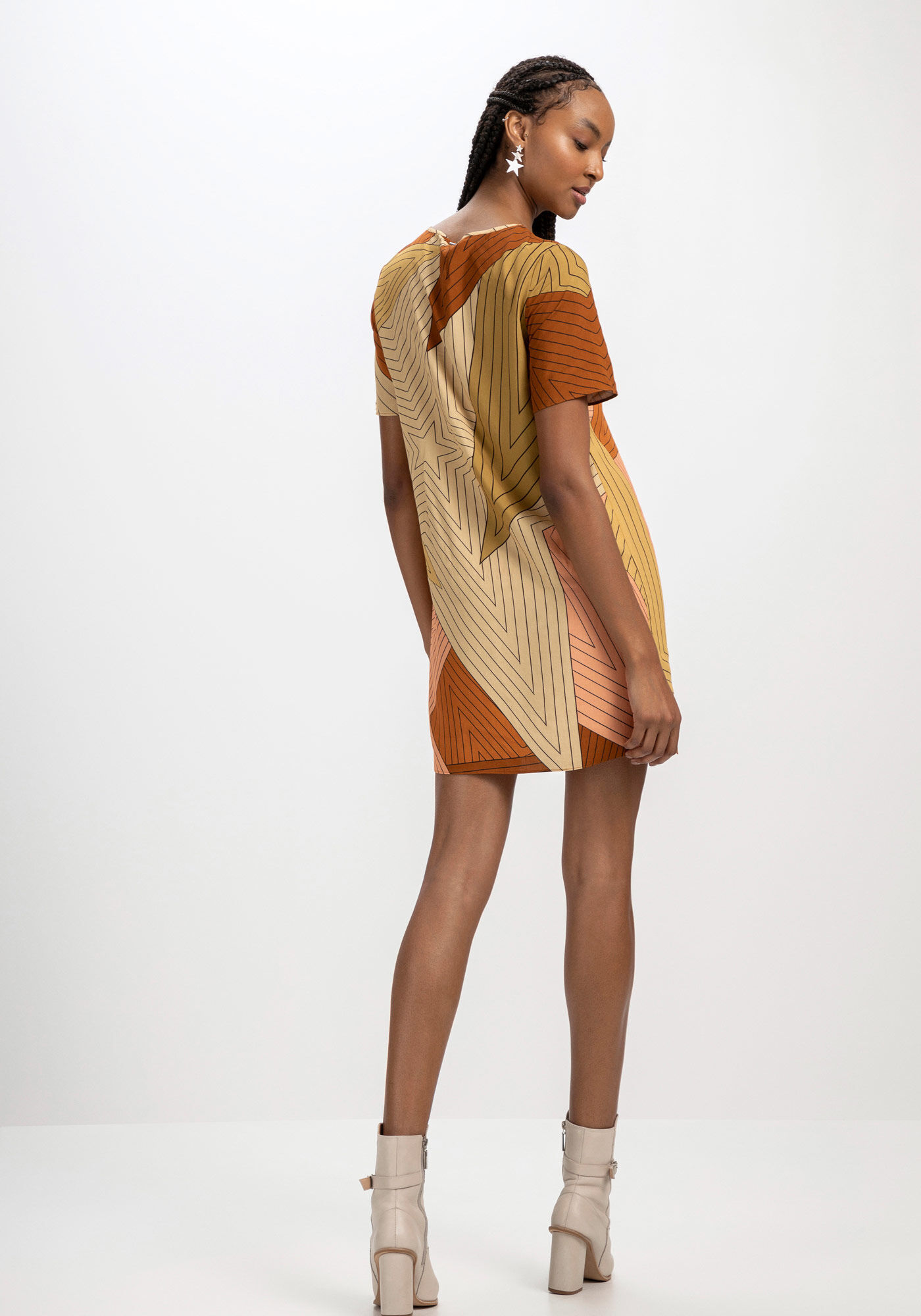 Vestido store curto reto