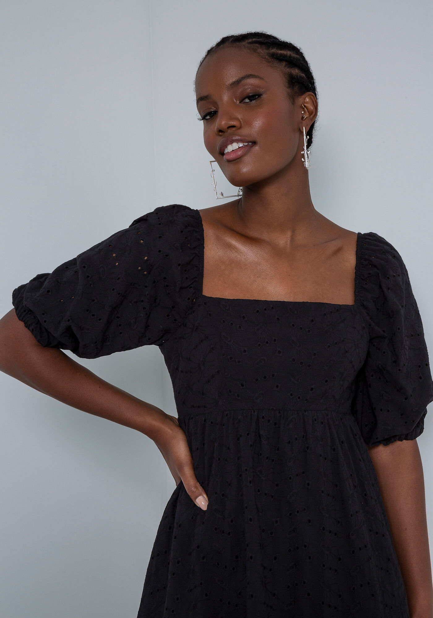 Vestido preto manga discount bufante