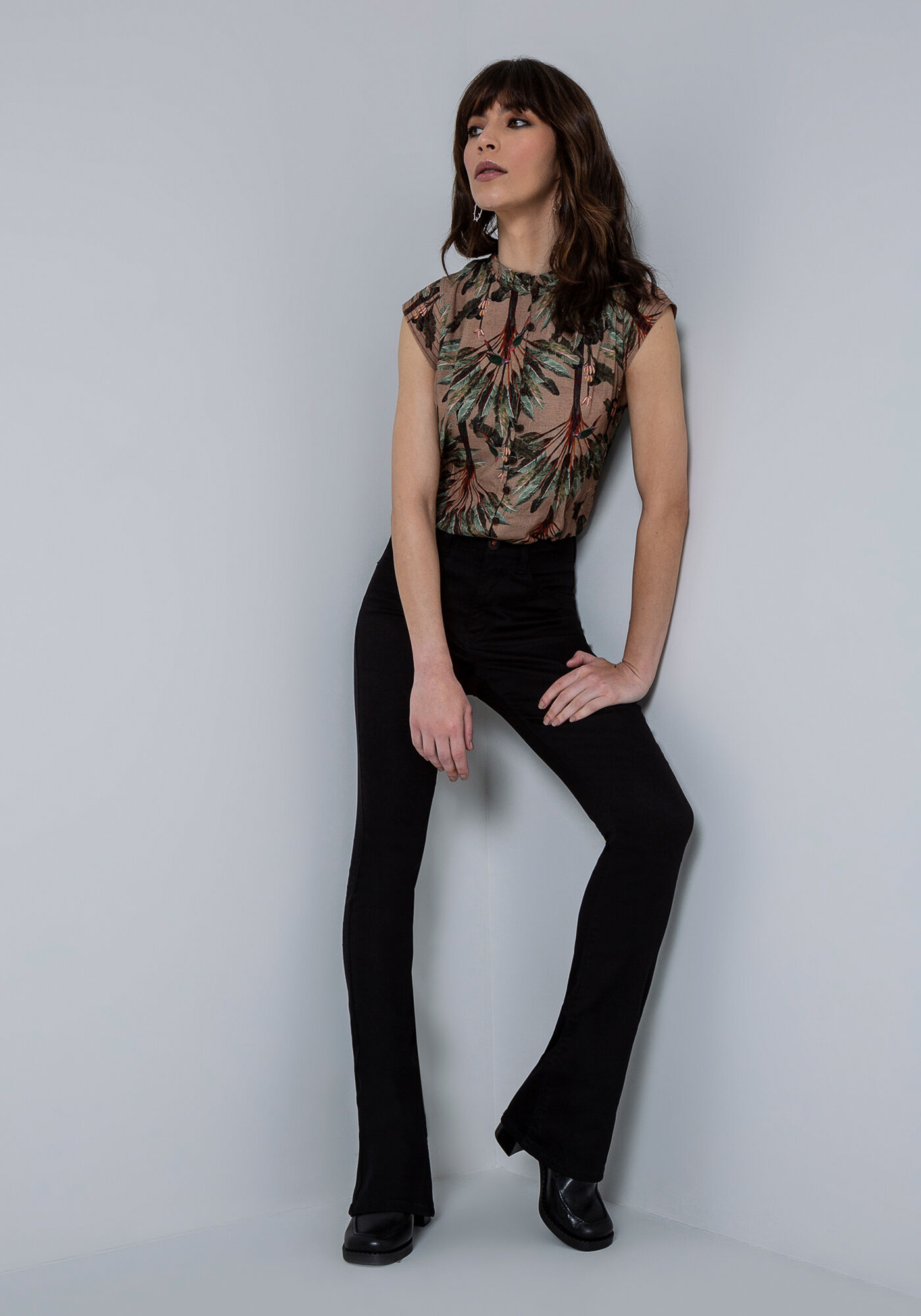 Cal&ccedil;a Jeans Bootcut Malibu Ever Black, , large.