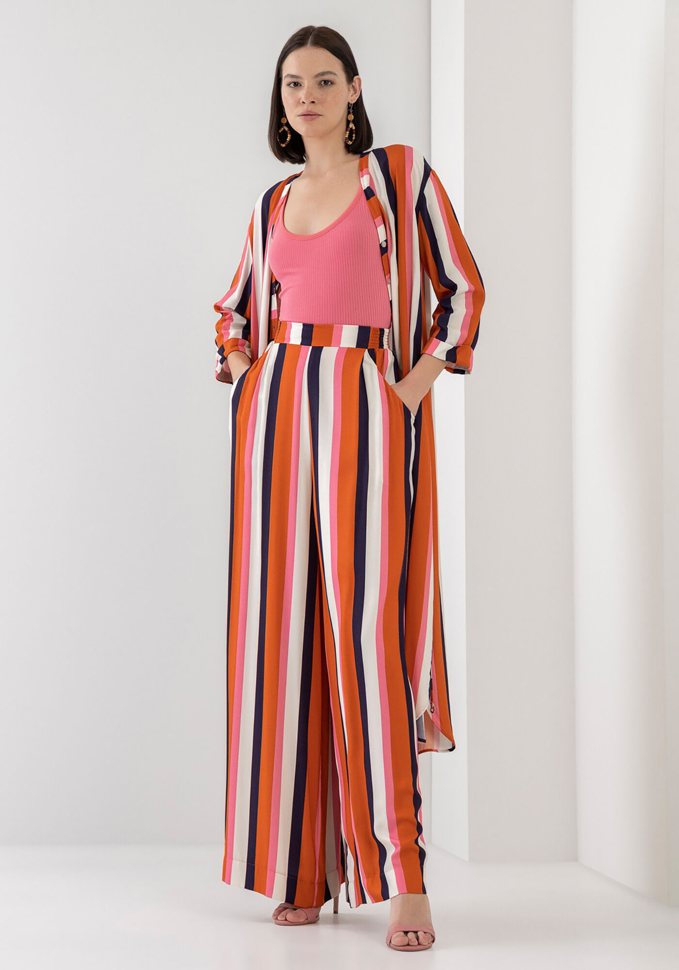 Cal&ccedil;a Pantalona em Viscose com Bolsos, , large.