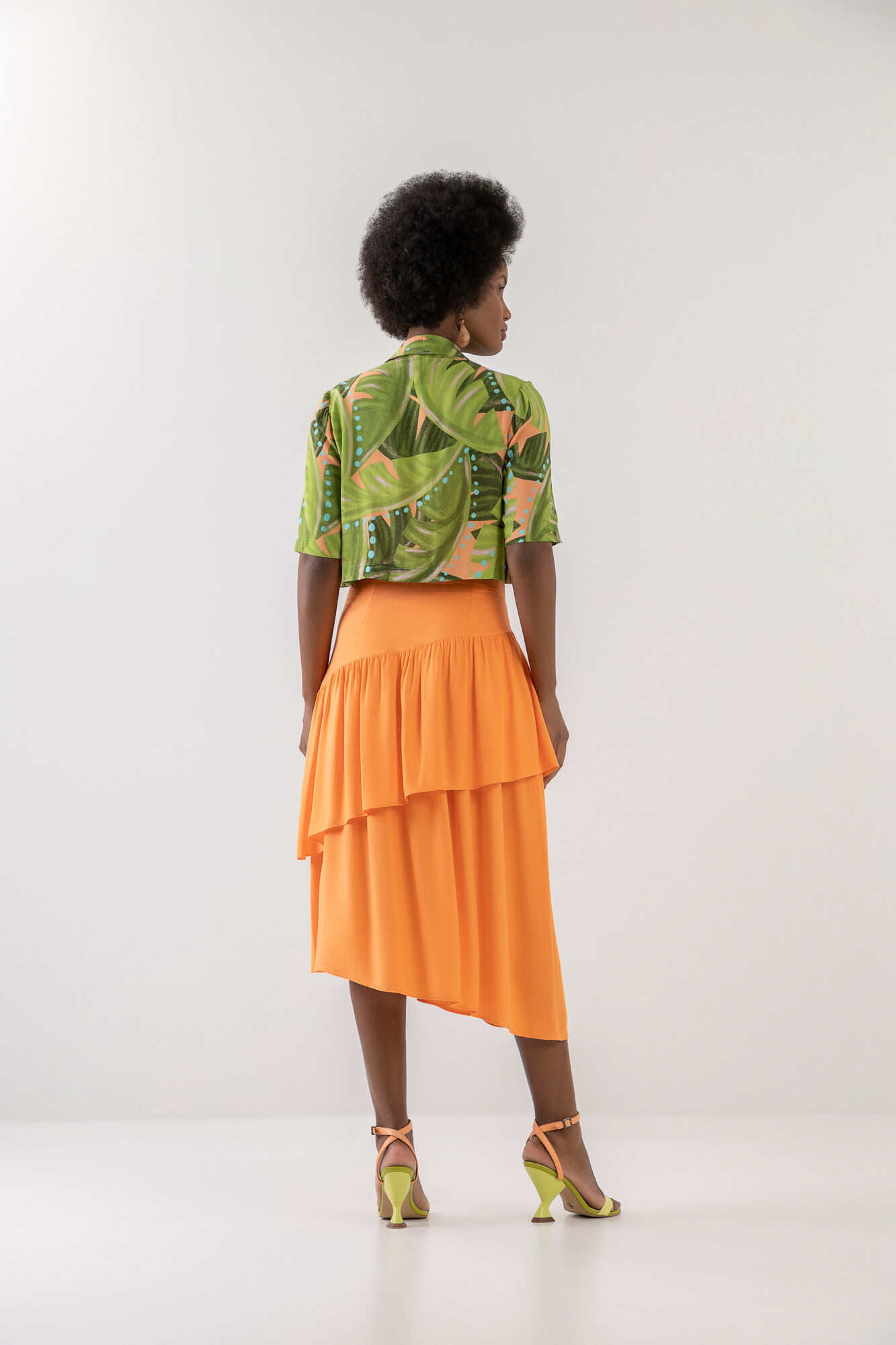 Saia midi com babado shop na ponta