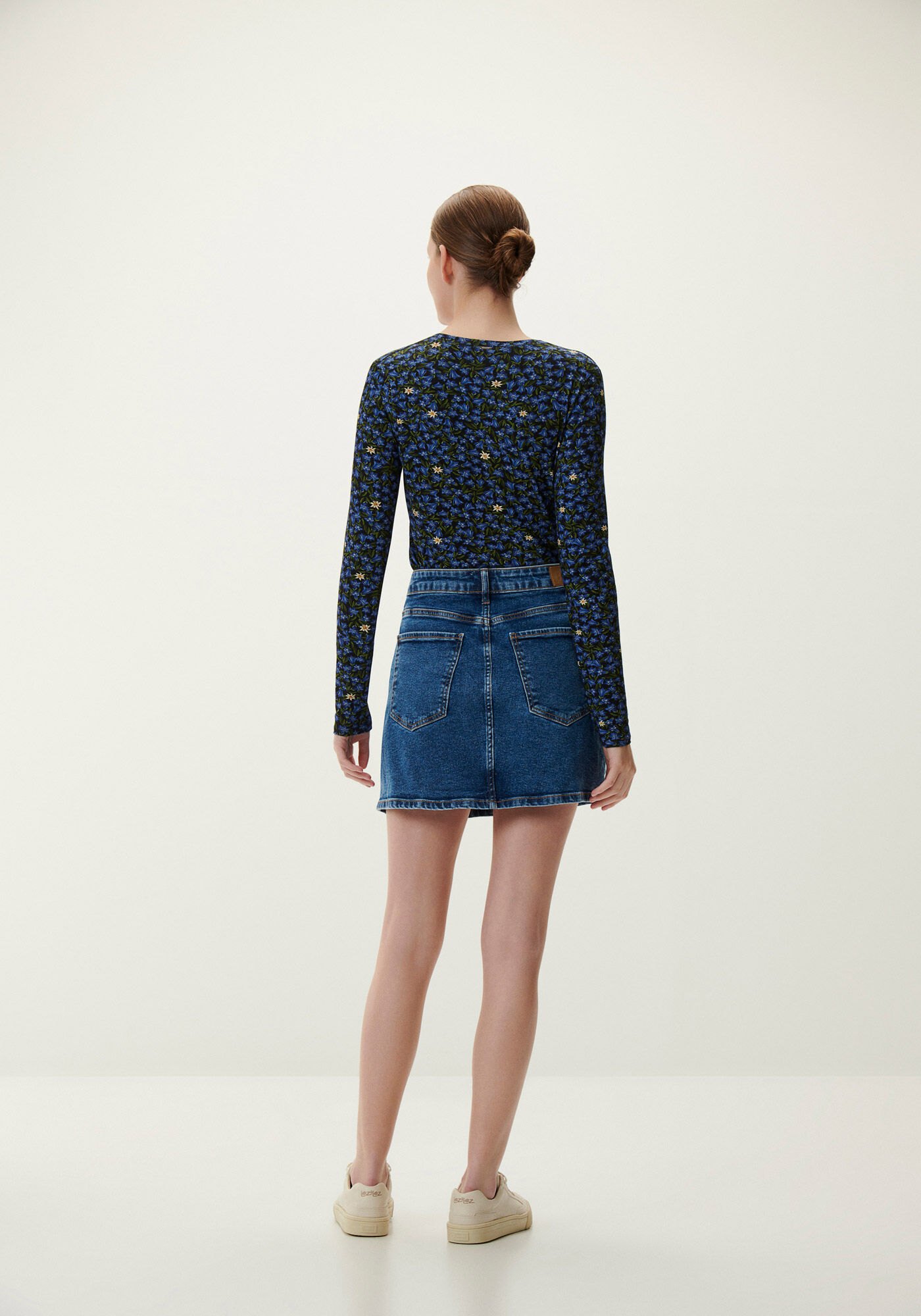 Blusa Manga Longa em Malha Viscose com Decote V, , large.