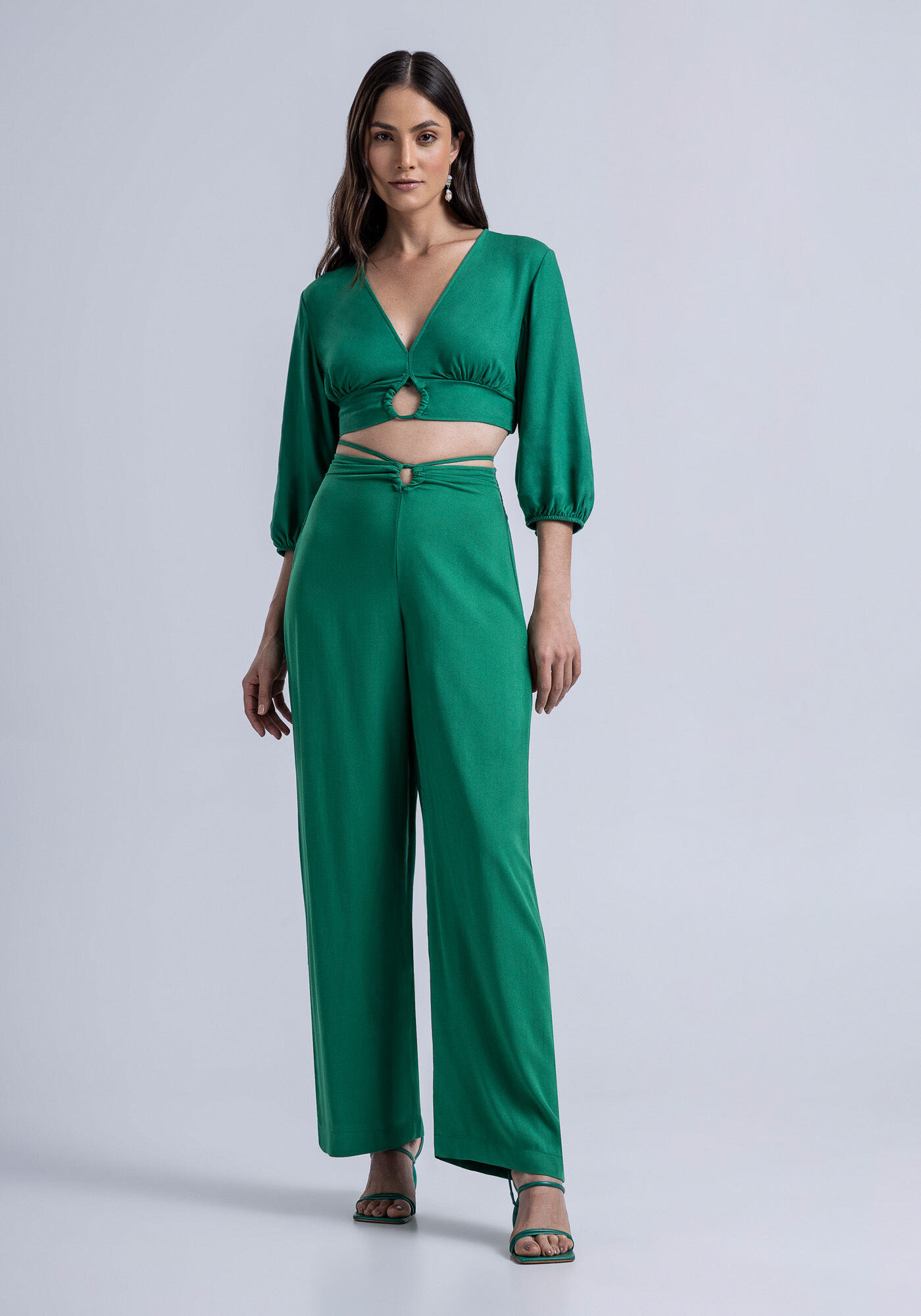 Blusa Cropped em Crepe com Recorte Argola, , large.