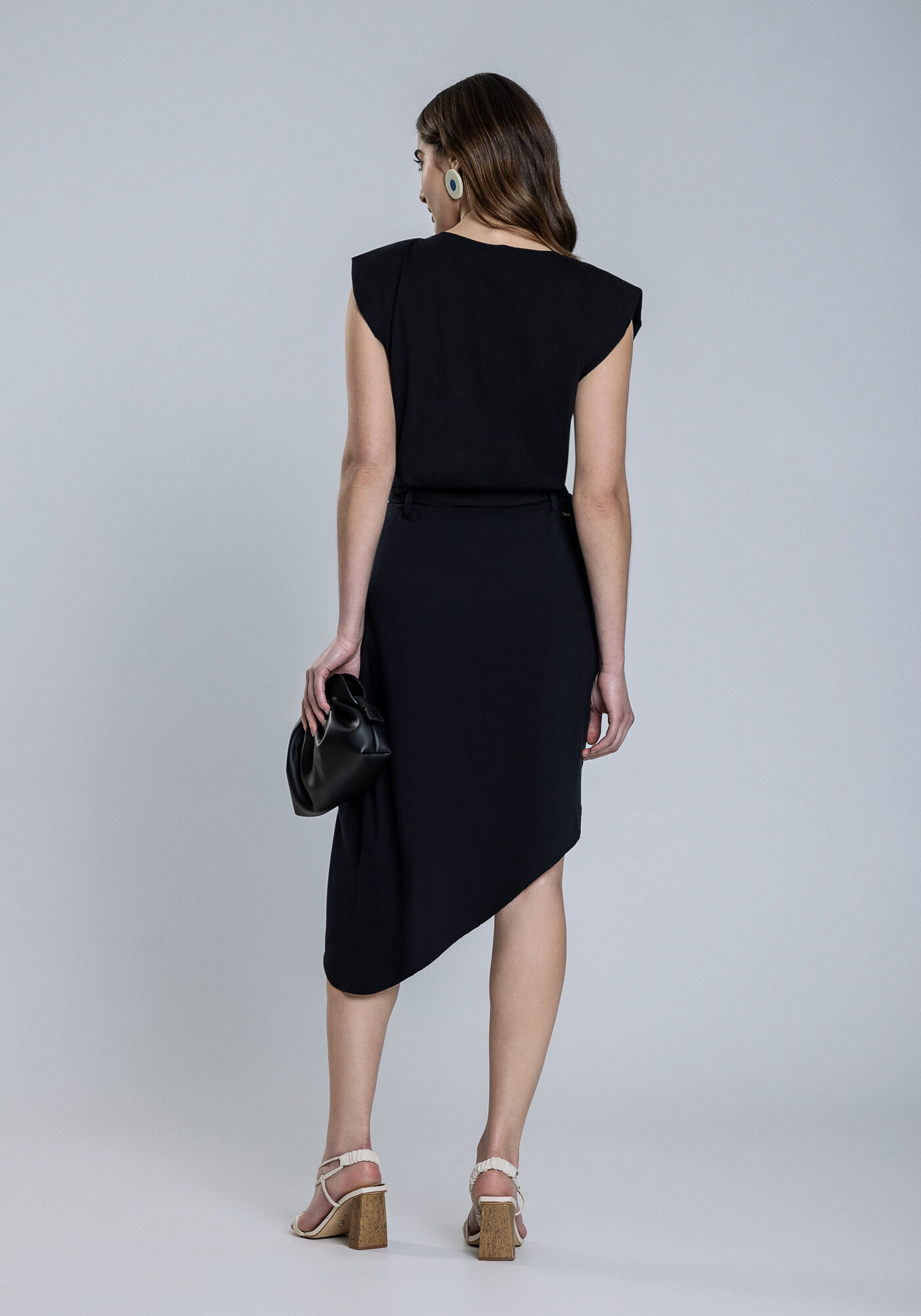 Saia midi assimetrica preta on sale