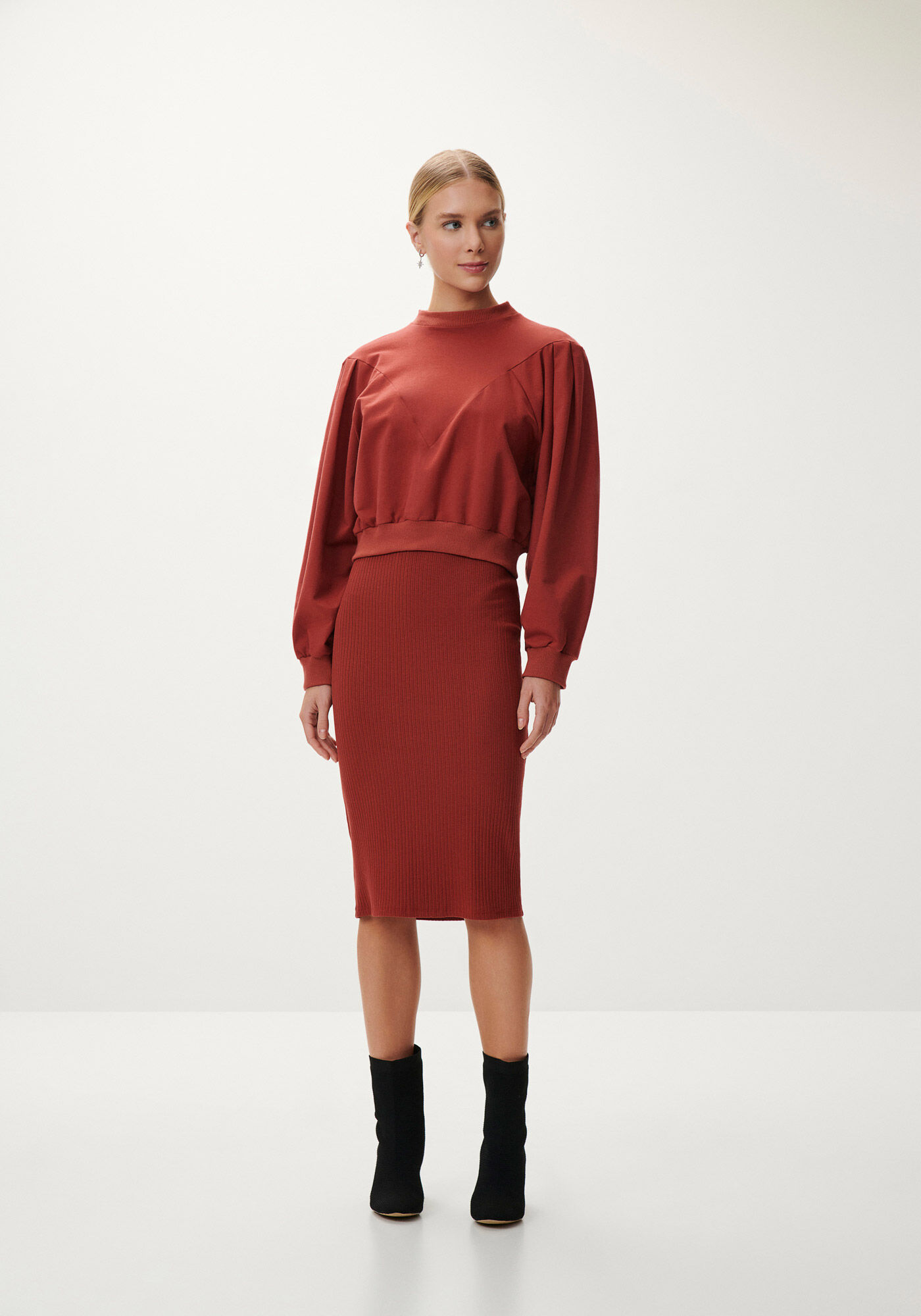 Blus&atilde;o em Molecotton com Recortes Geom&eacute;tricos, , large.