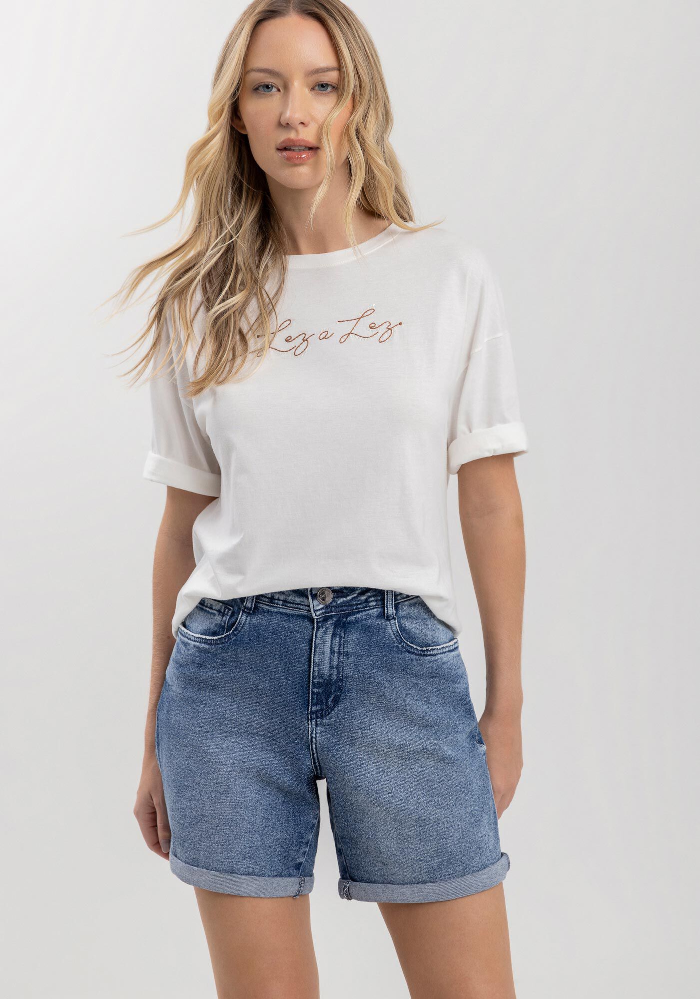 Bermuda Jeans Boyfriend Com Bolsos E Cintura M&eacute;dia, JEANS, large.