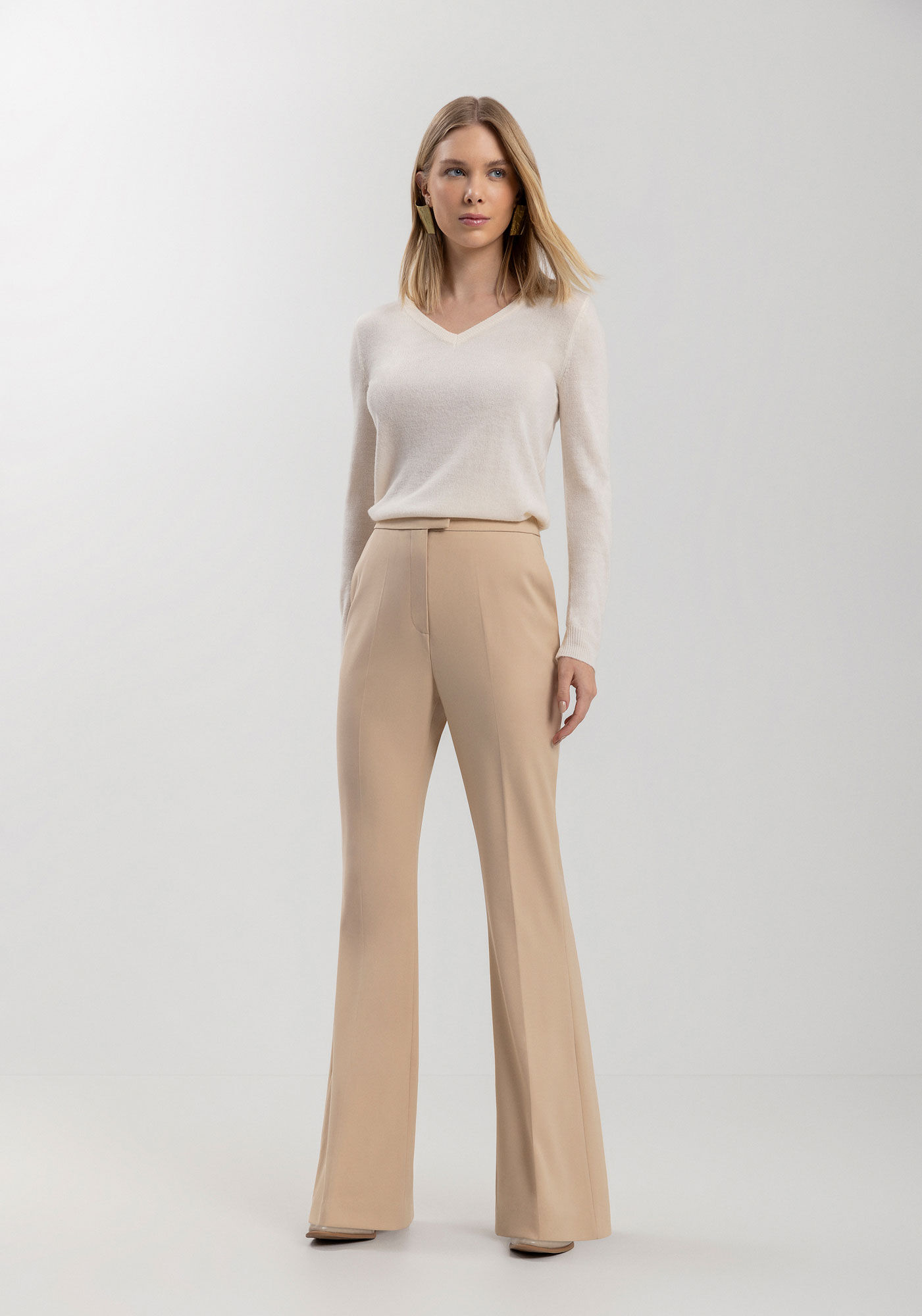 Cal&ccedil;a Flare Em Alfaiataria Com Bolsos E Cintura M&eacute;dia, , large.