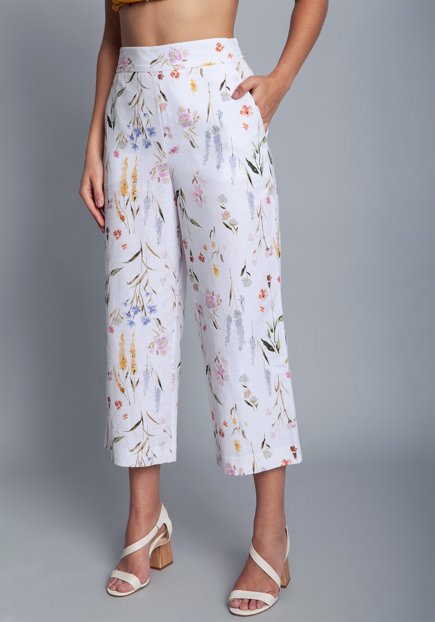 Cal&ccedil;a Tecido Linho Washed Plus Pantacourt, , large.