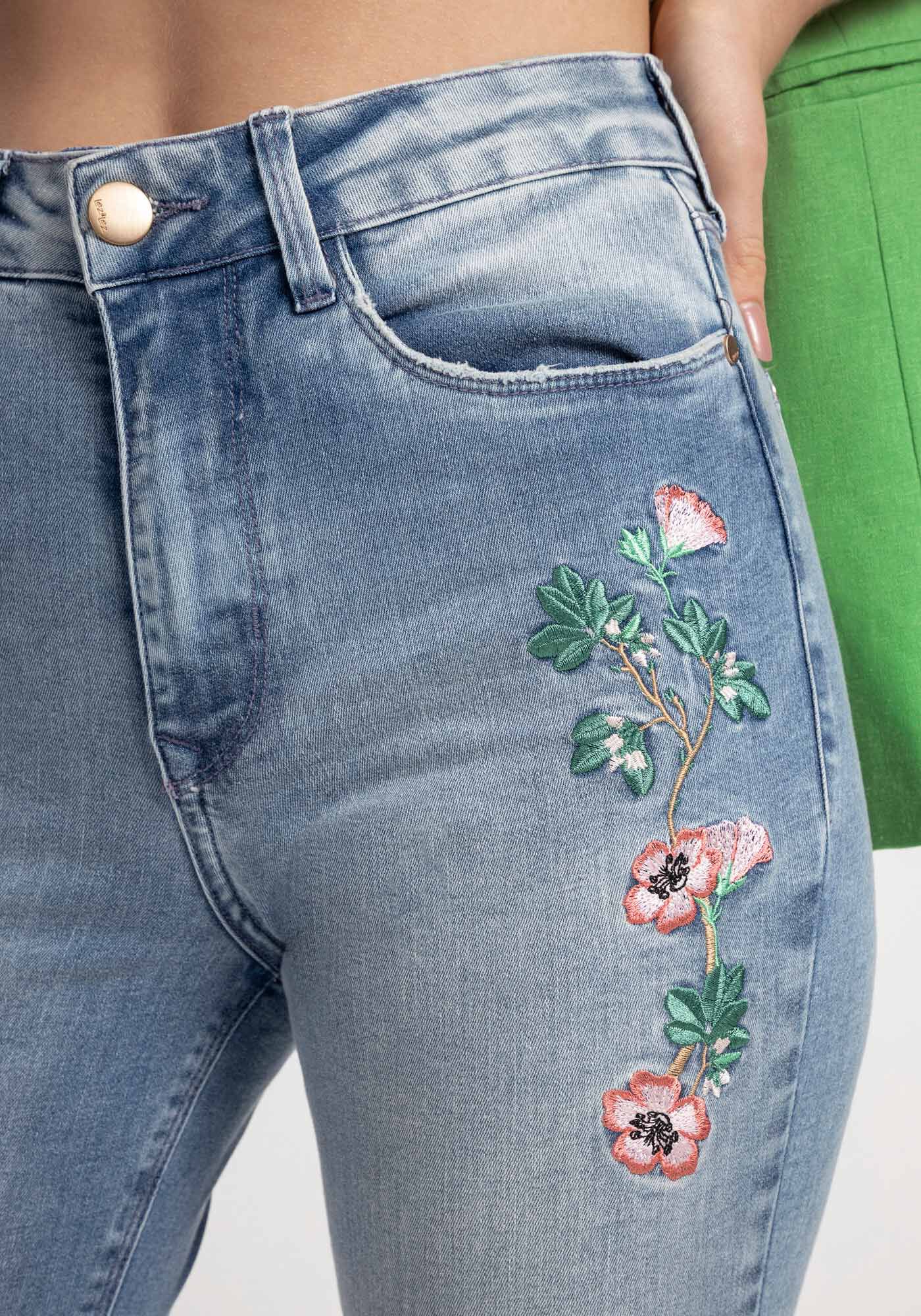 Cal a Jeans Skinny Super Alta com Bordado Lez a Lez