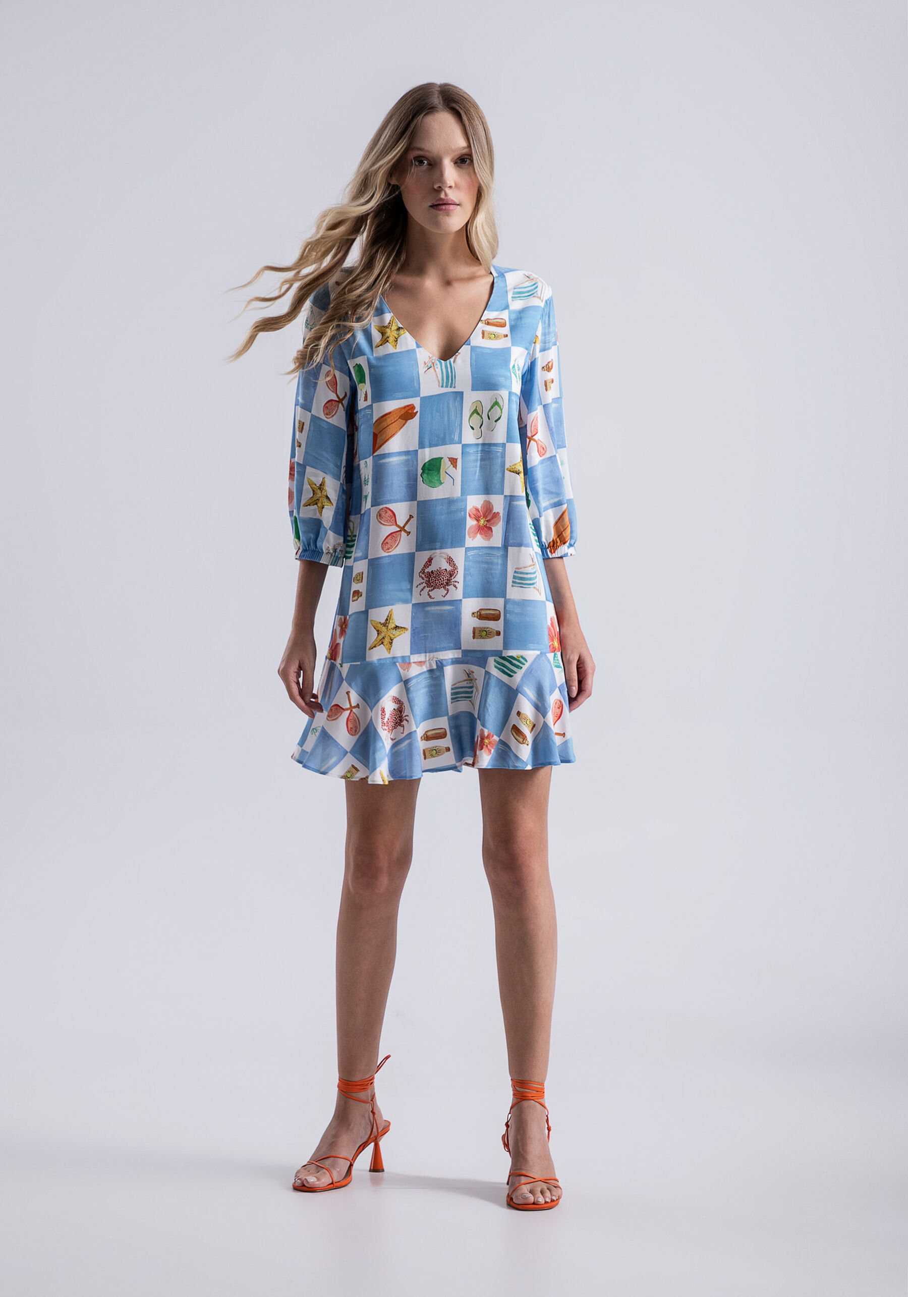 Vestido Curto em Viscose com Manga 3/4 e Babado, LITORAL. Vestido Curto em Viscose com Manga 3/4 e Babado, LITORAL, large.