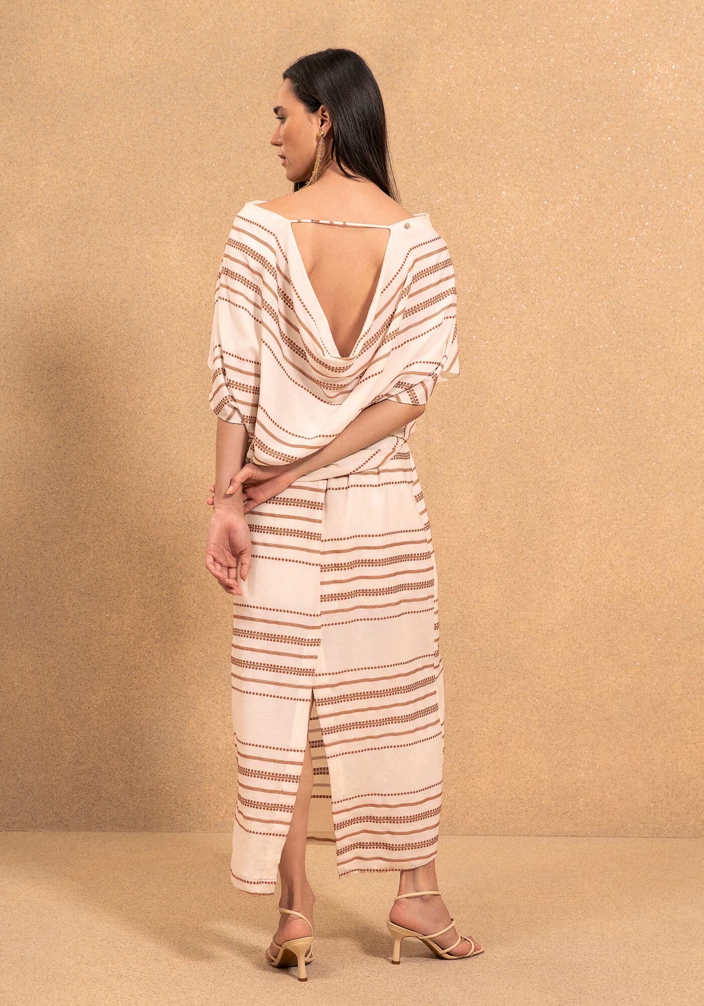 Vestido De Mangas Curtas Ch&aacute; Com Fenda Posterior, BEGE GLAZED, large.