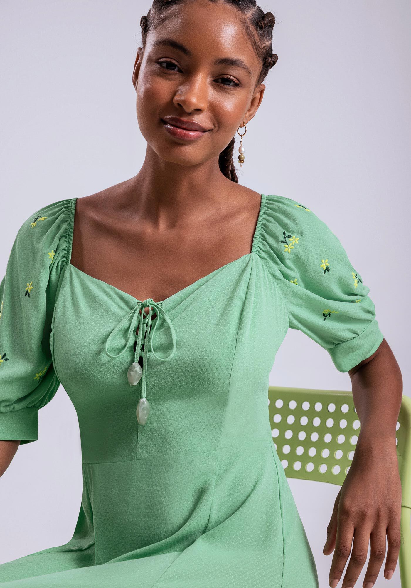 Vestido Midi com Manga Bufante Bordada, VERDE PORTULACA, large.