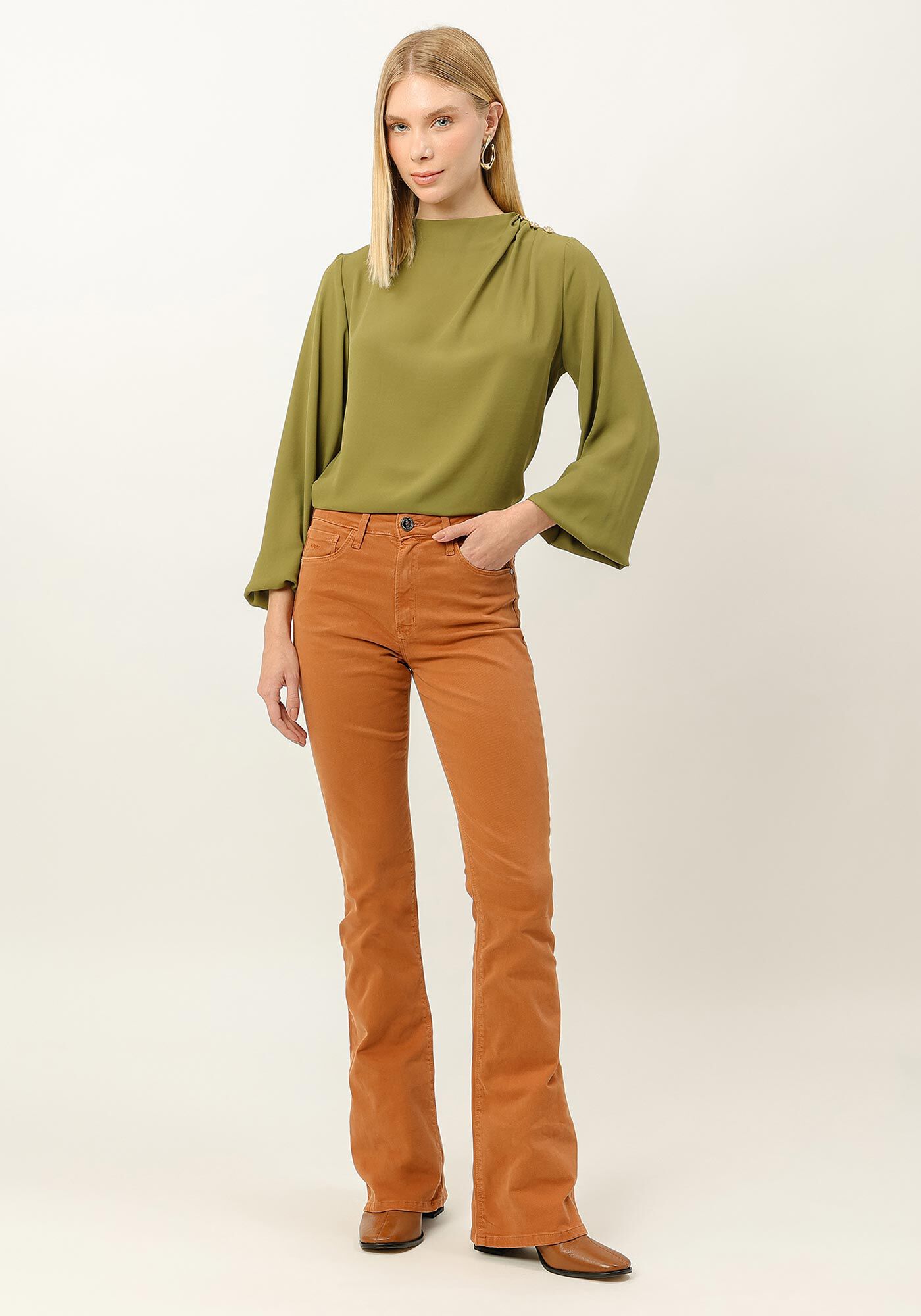 Cal&ccedil;a Sarja Flare Boot Cut com Cintura Alta, , large.