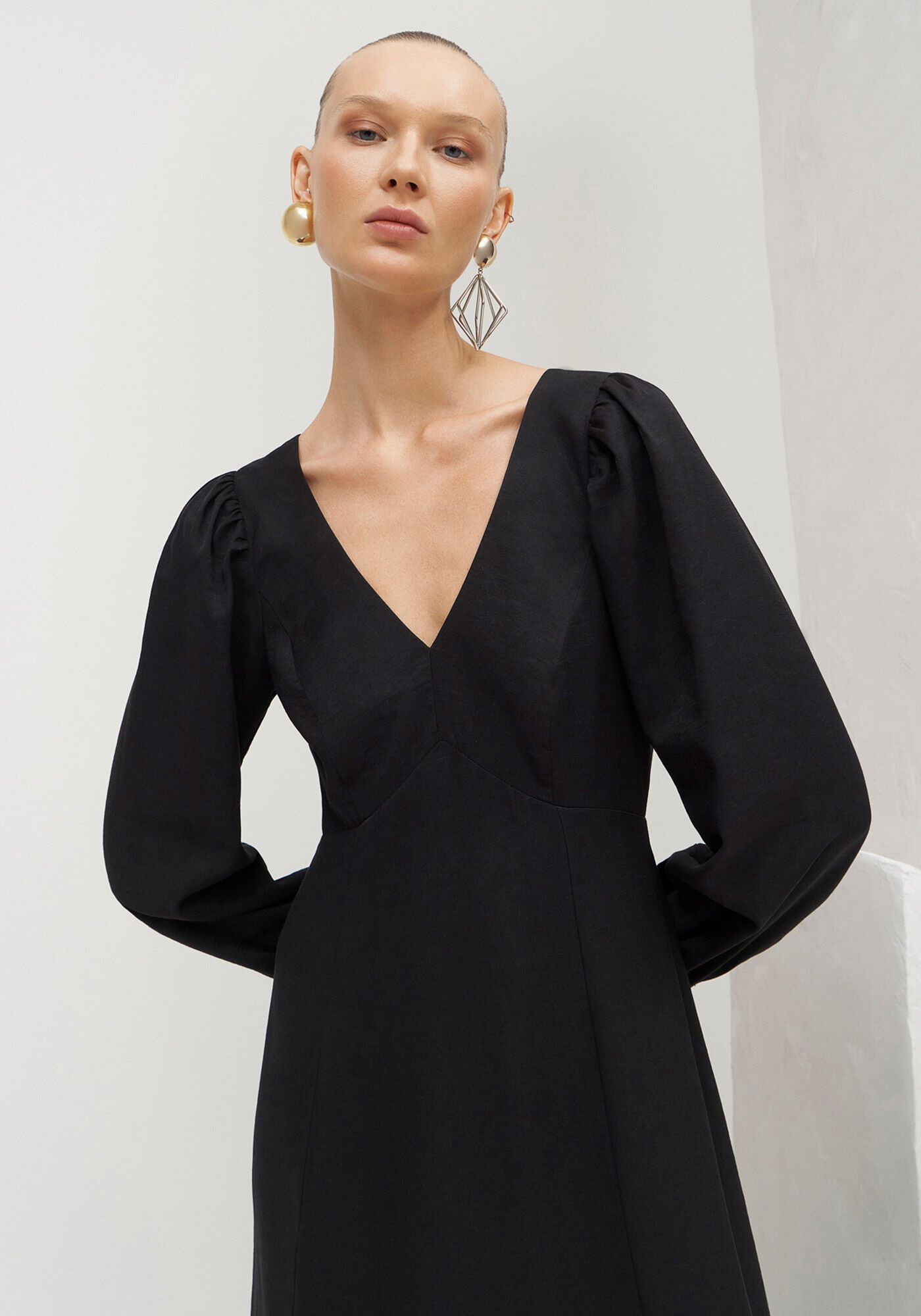 Vestido Longo com Manga Longa Bufante, PRETO REATIVO, large.